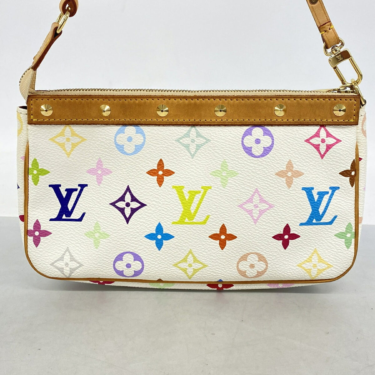 Louis Vuitton Blanc Pouch (Pre-Owned)
