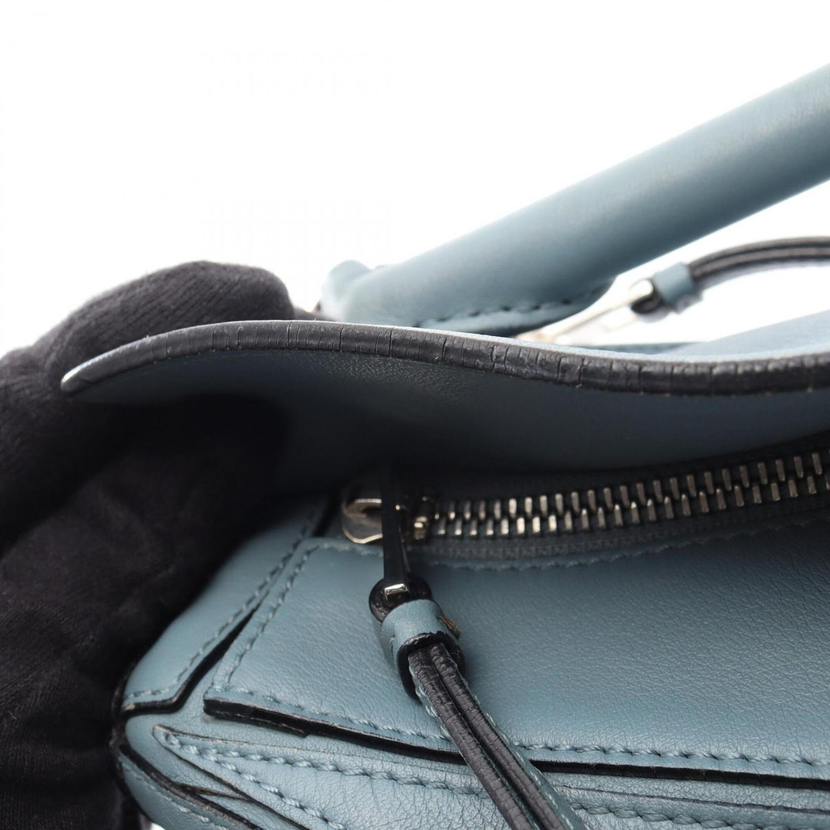 Loewe Blue Leather Handbag (Pre-Owned)