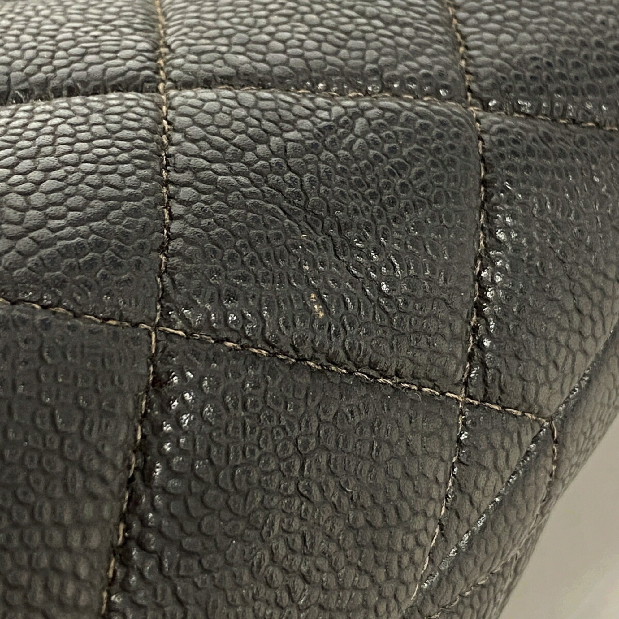 Chanel Black Grained Calfskin Tote Bag (Pre-Owned)