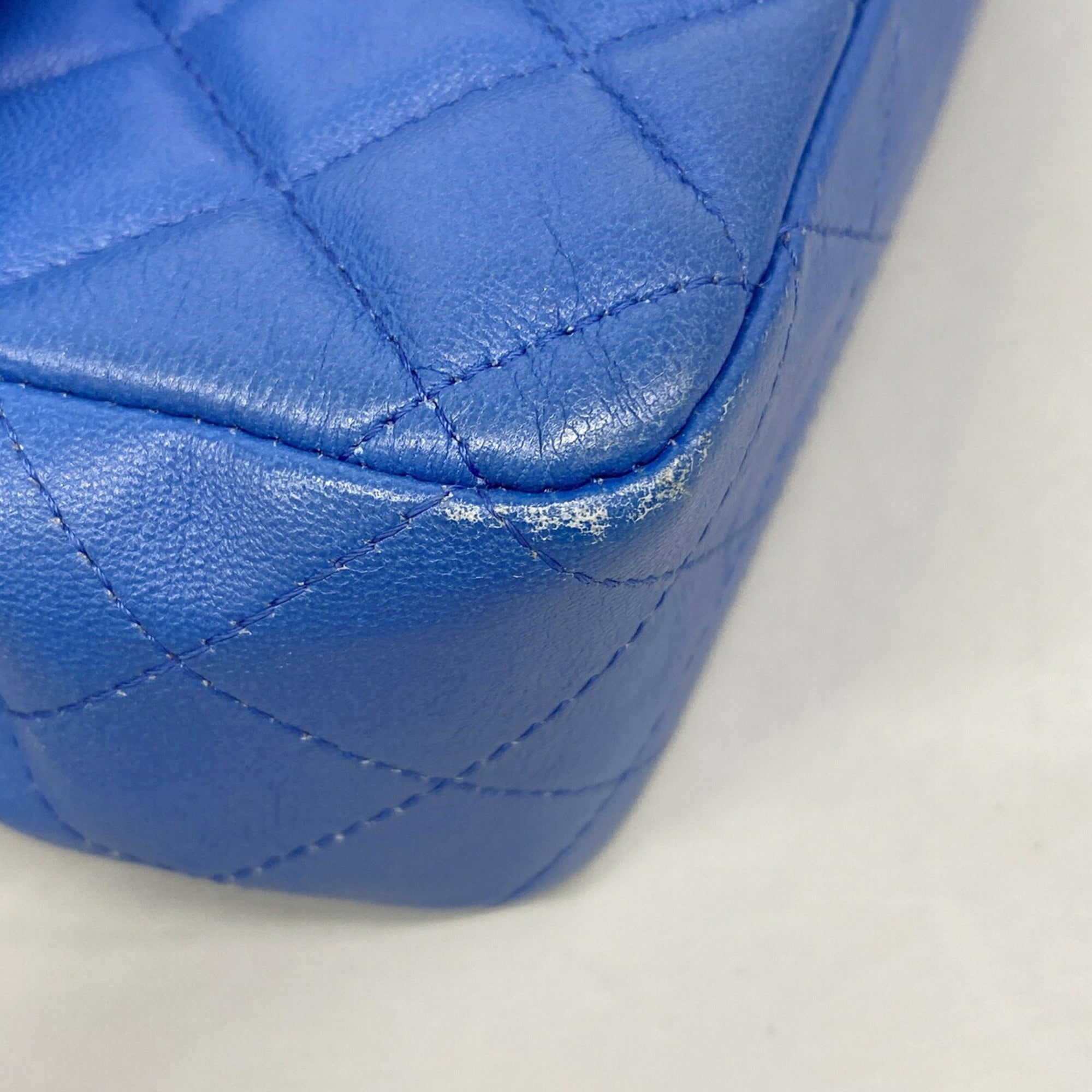 Chanel Blue Leather Shoulder Bag (Pre-Owned)