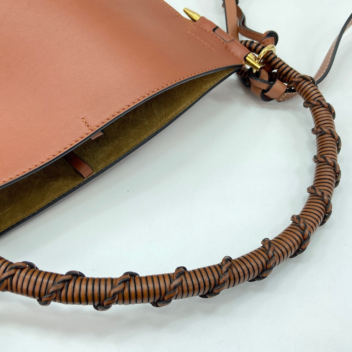 Loewe Brown Shoulder Bag (Pre-Owned)
