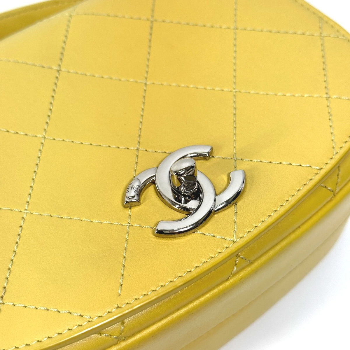 Chanel Yellow Leather Shoulder Bag (Pre-Owned)