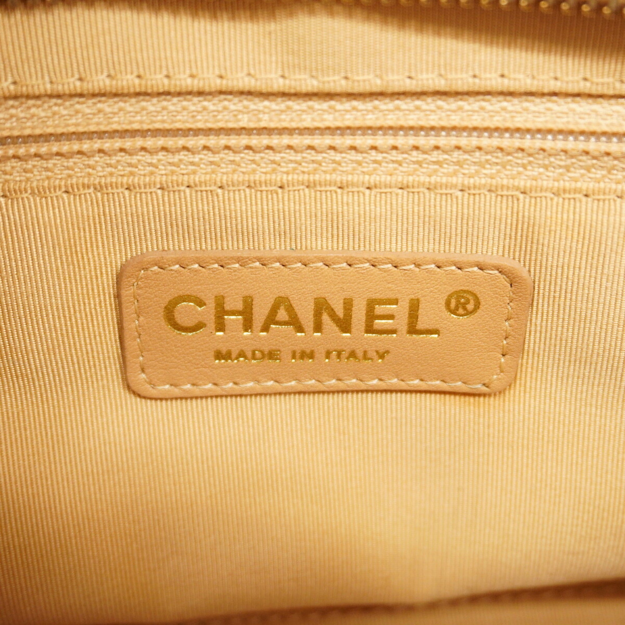 Chanel Beige Grained Calfskin Handbag (Pre-Owned)