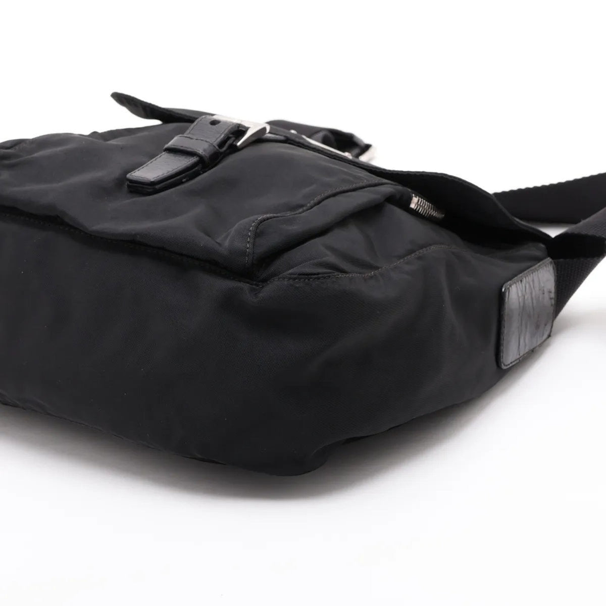 Prada Black Leather Nylon Messenger Bag Shoulder Bag (Pre-Owned)