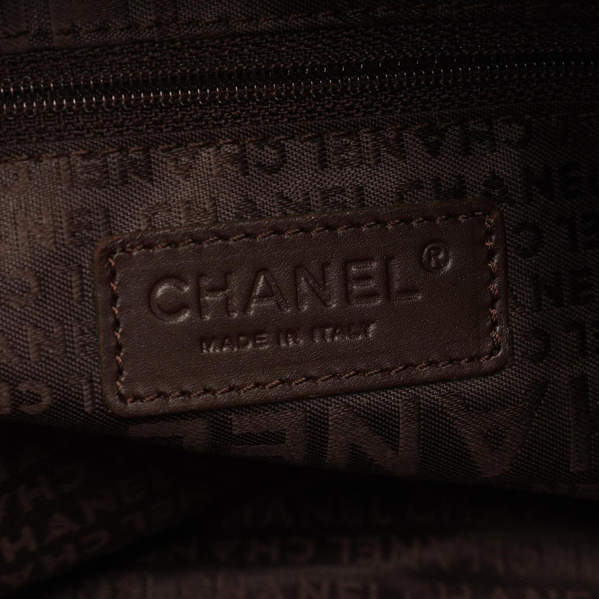 Chanel Brown Grained Calfskin Handbag Shoulder Bag (Pre-Owned)