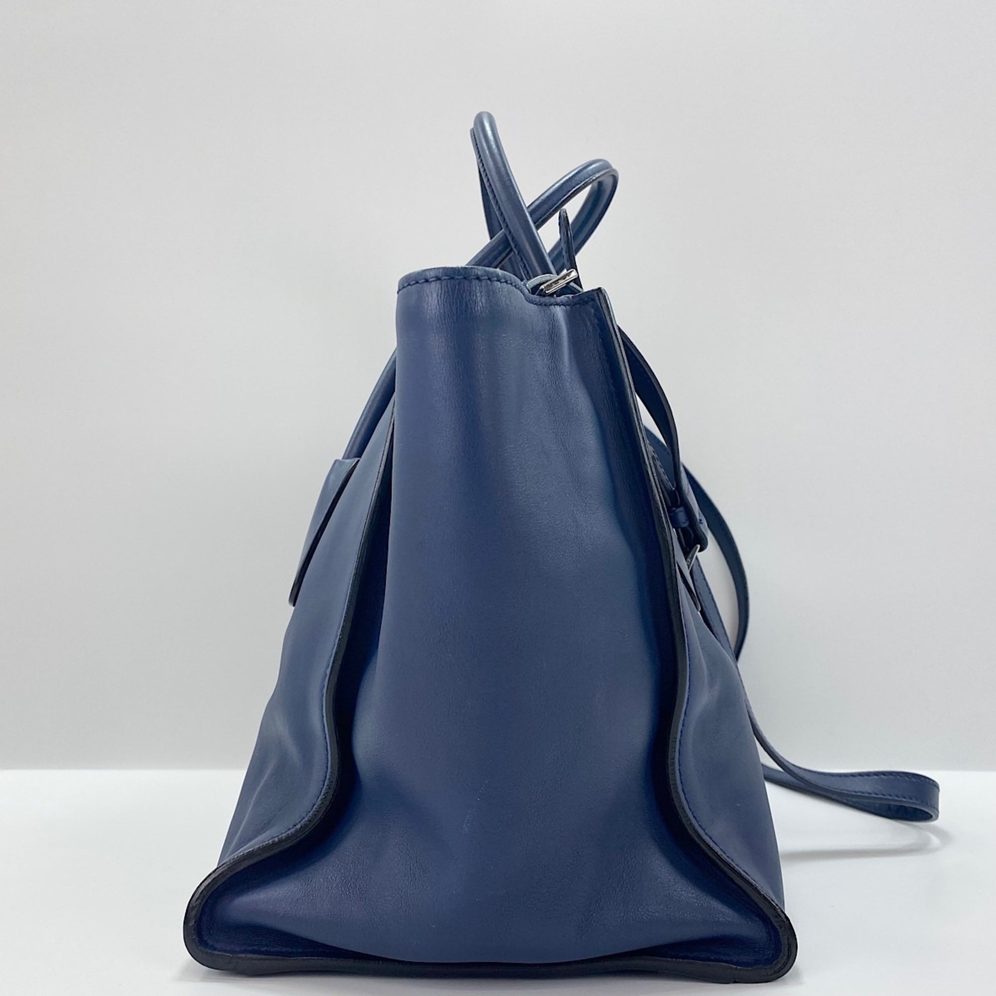 Prada Blue Handbag (Pre-Owned)