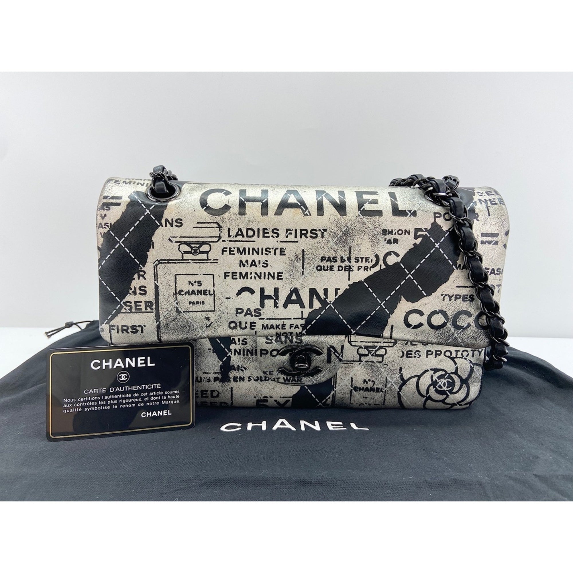 Chanel Black Shoulder Bag (Pre-Owned)