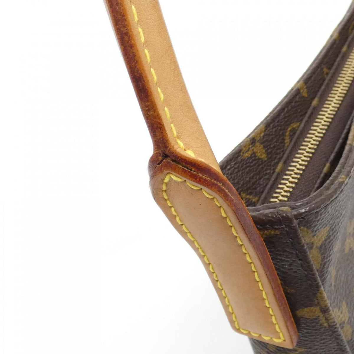 Louis Vuitton Marron Coated Canvas Shoulder Bag (Pre-Owned)