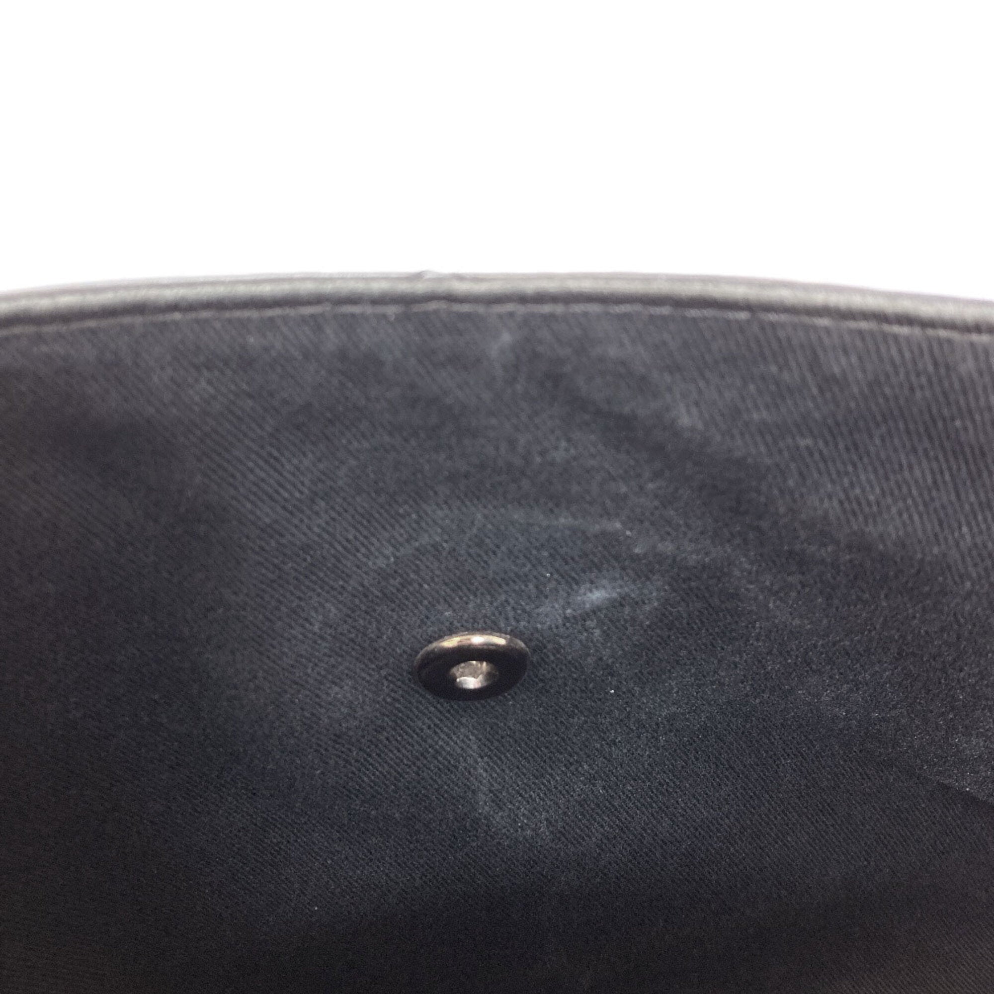 Chanel Black Leather Shoulder Bag (Pre-Owned)