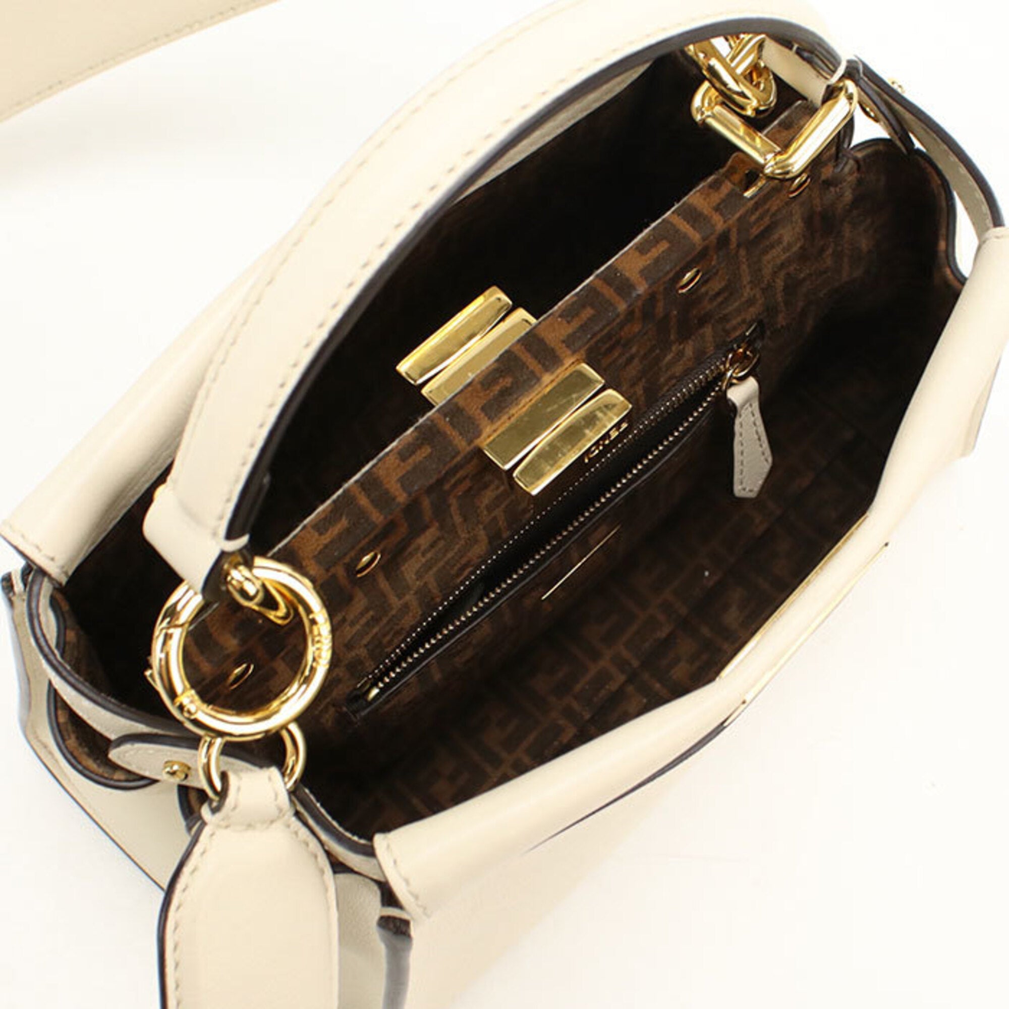 Fendi Ivory Leather Handbag (Pre-Owned)
