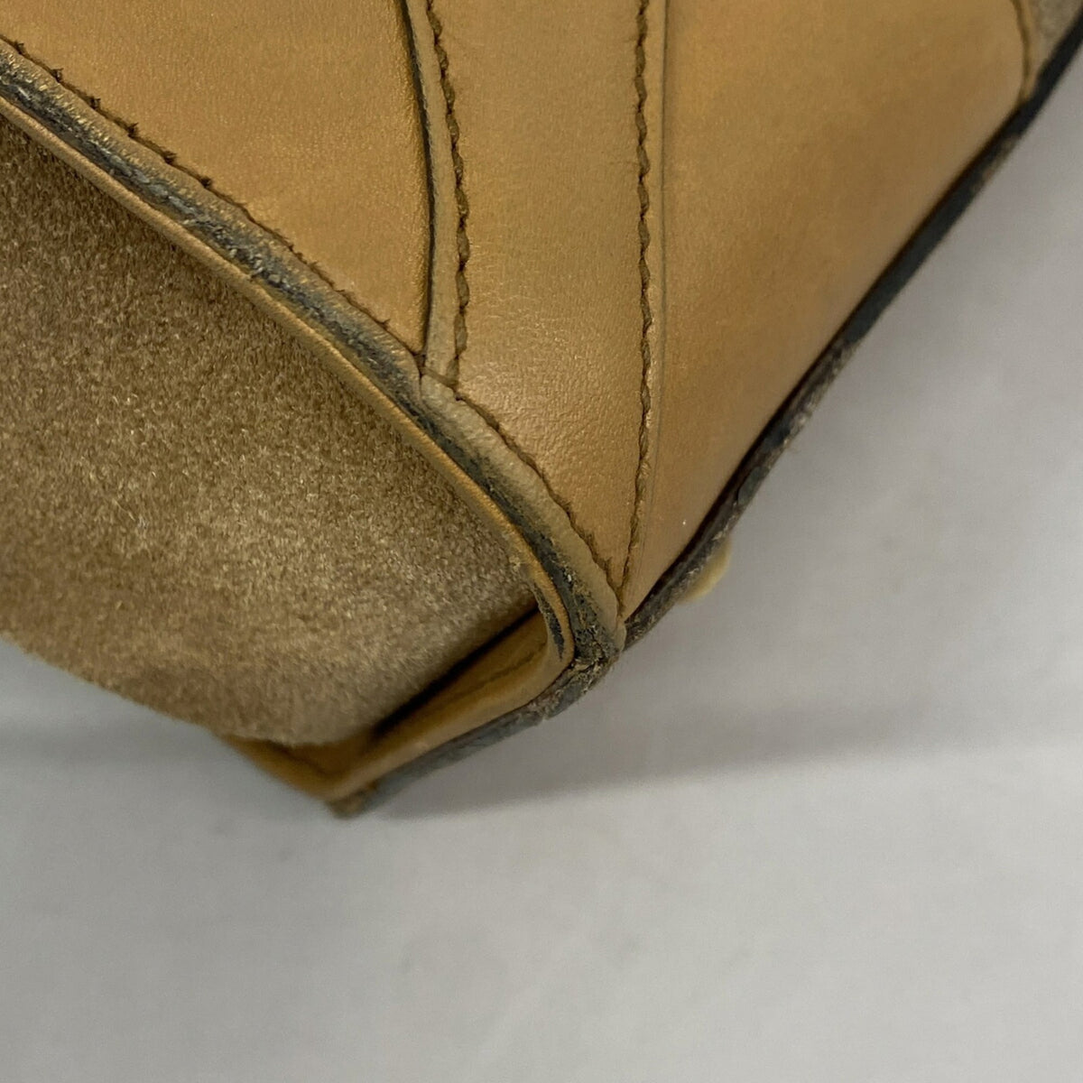 Gucci Beige Canvas Suede Handbag (Pre-Owned)