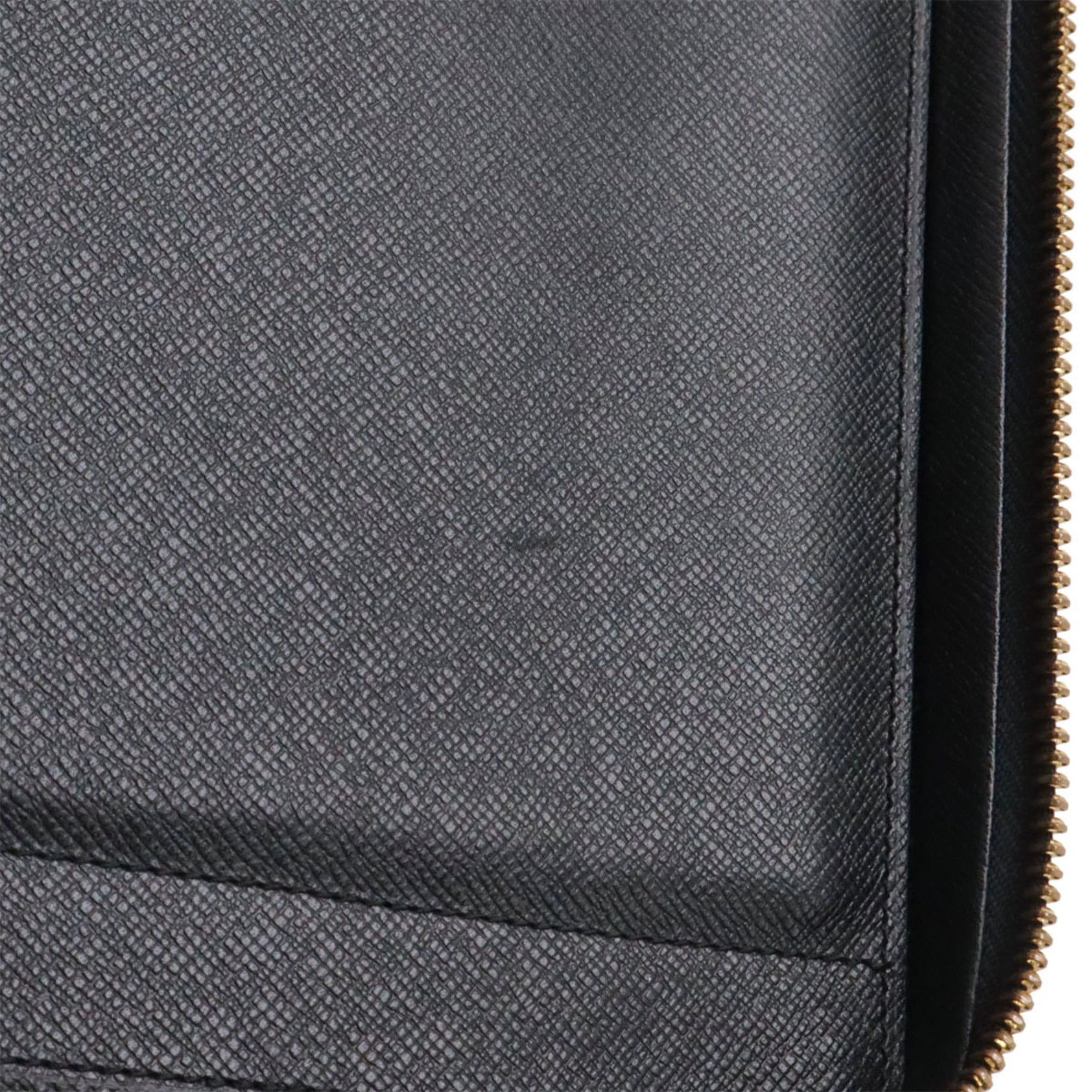 Louis Vuitton Noir Epi Leather Clutch Bag (Pre-Owned)