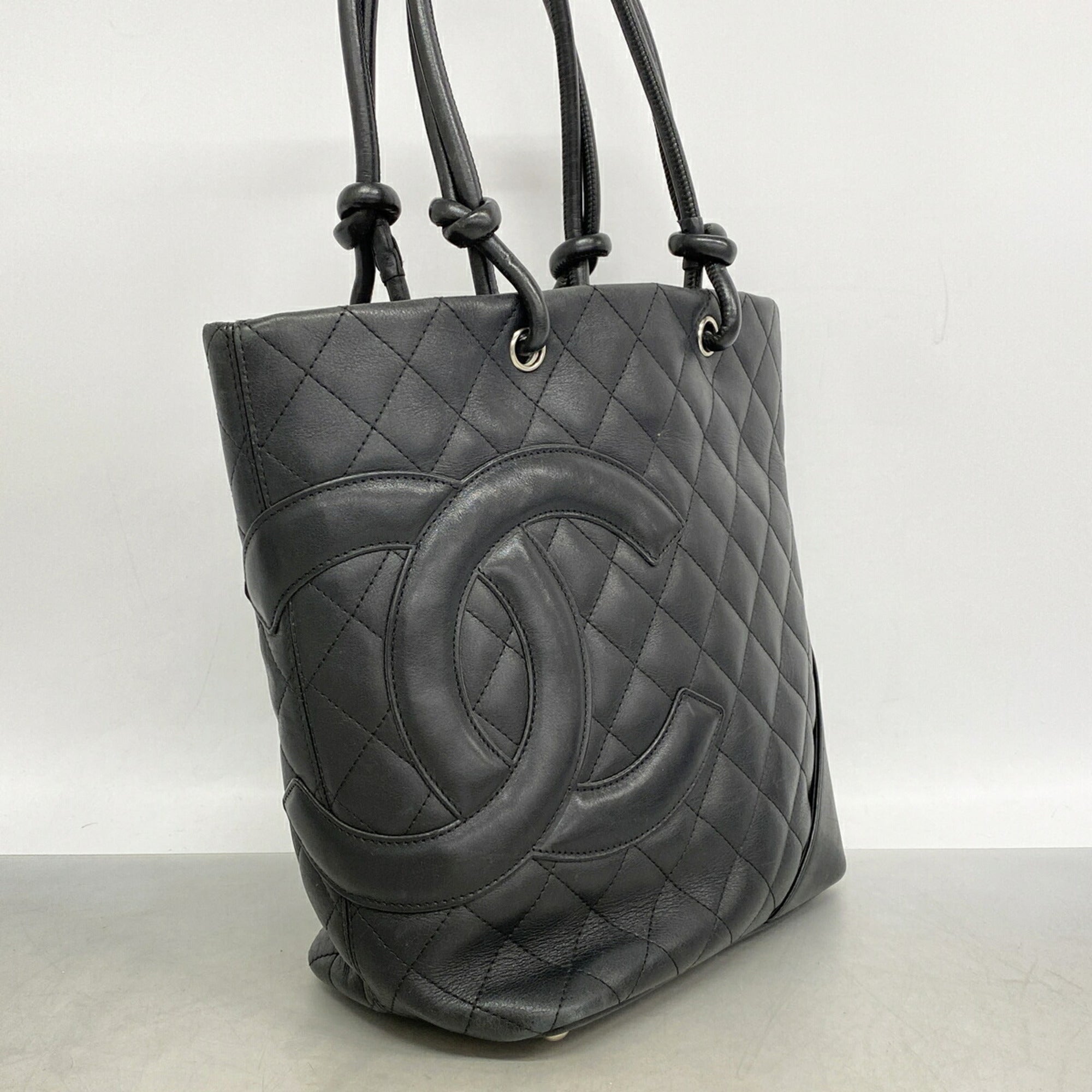 Chanel Black Leather Tote Bag (Pre-Owned)