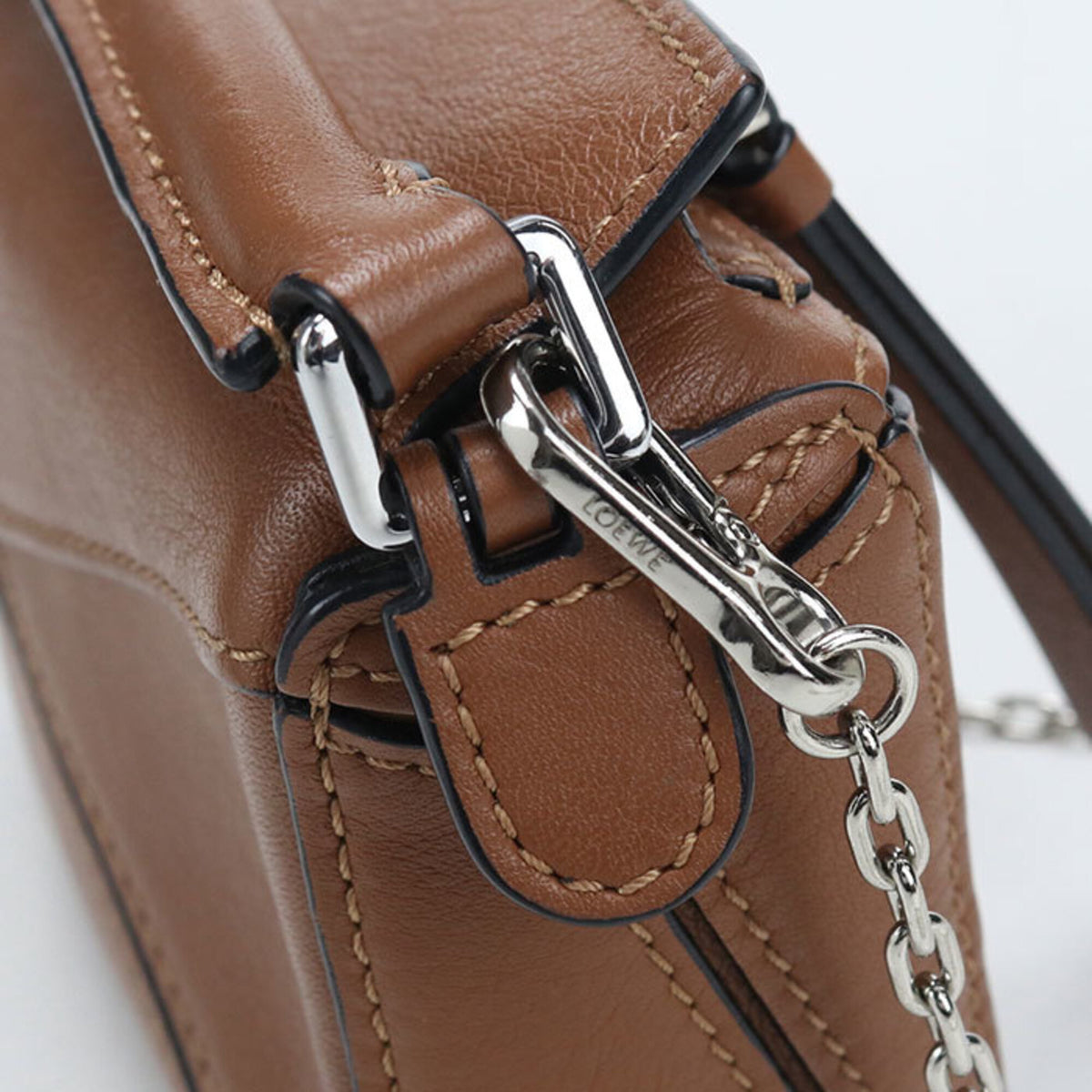 Loewe Brown Leather Handbag (Pre-Owned)