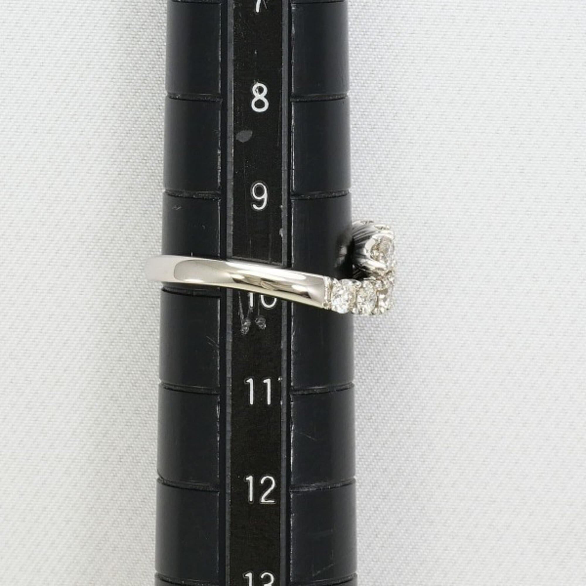 Unbranded White Gold White Gold (18K) Band Ring (Pre-Owned)