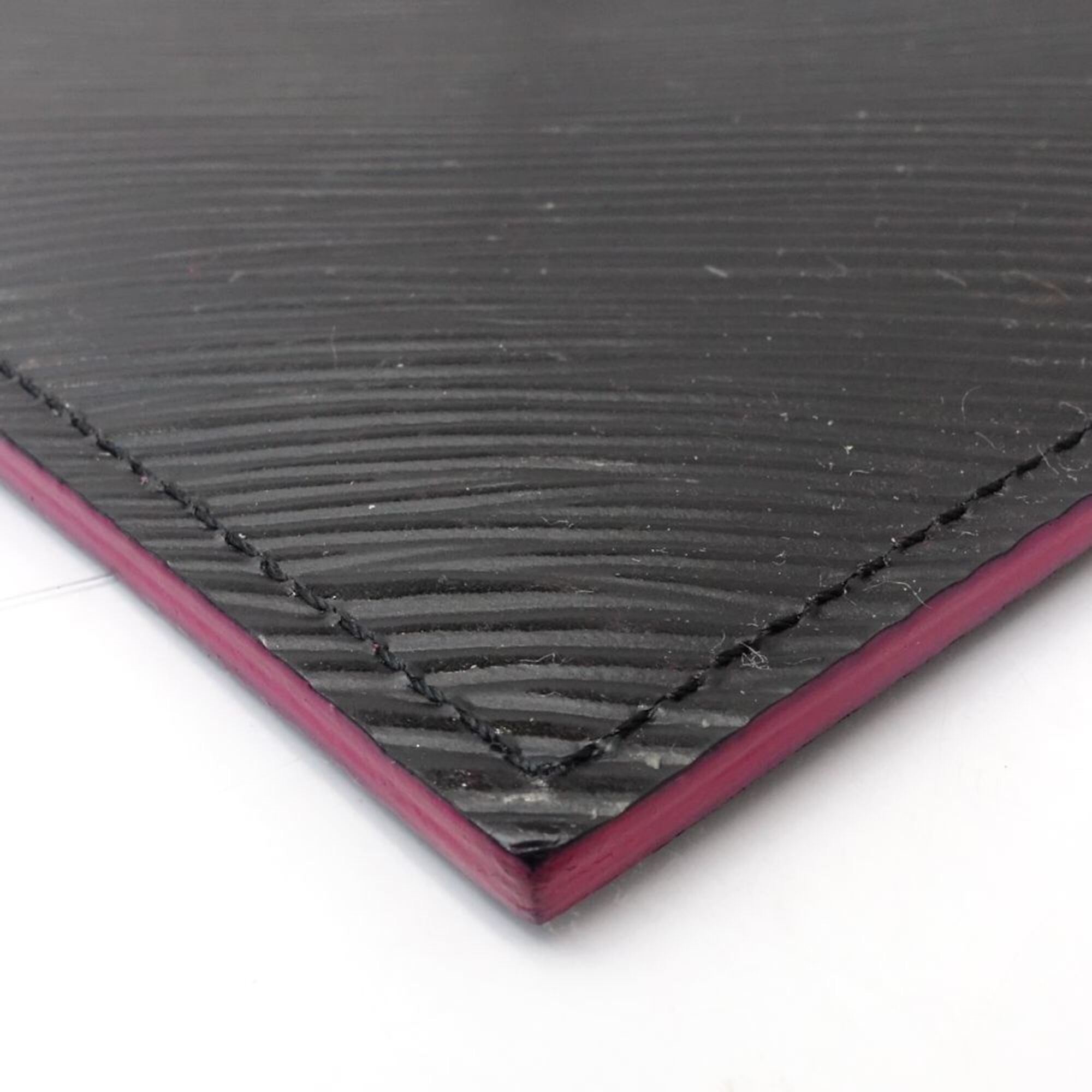 Louis Vuitton Epi Hot Pink Noir Epi Leather Pochette (Pre-Owned)