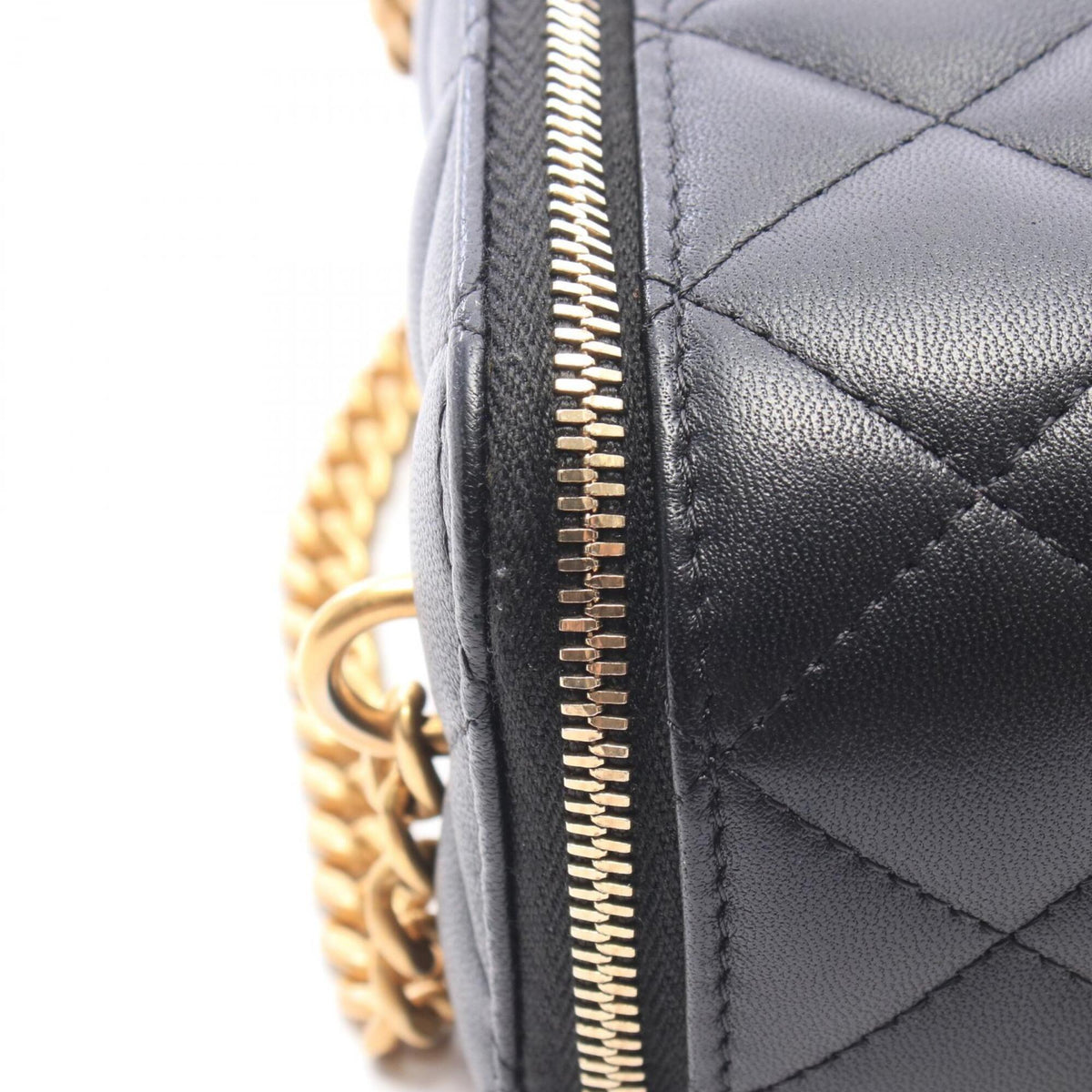 Chanel Black Leather Handbag Shoulder Bag (Pre-Owned)