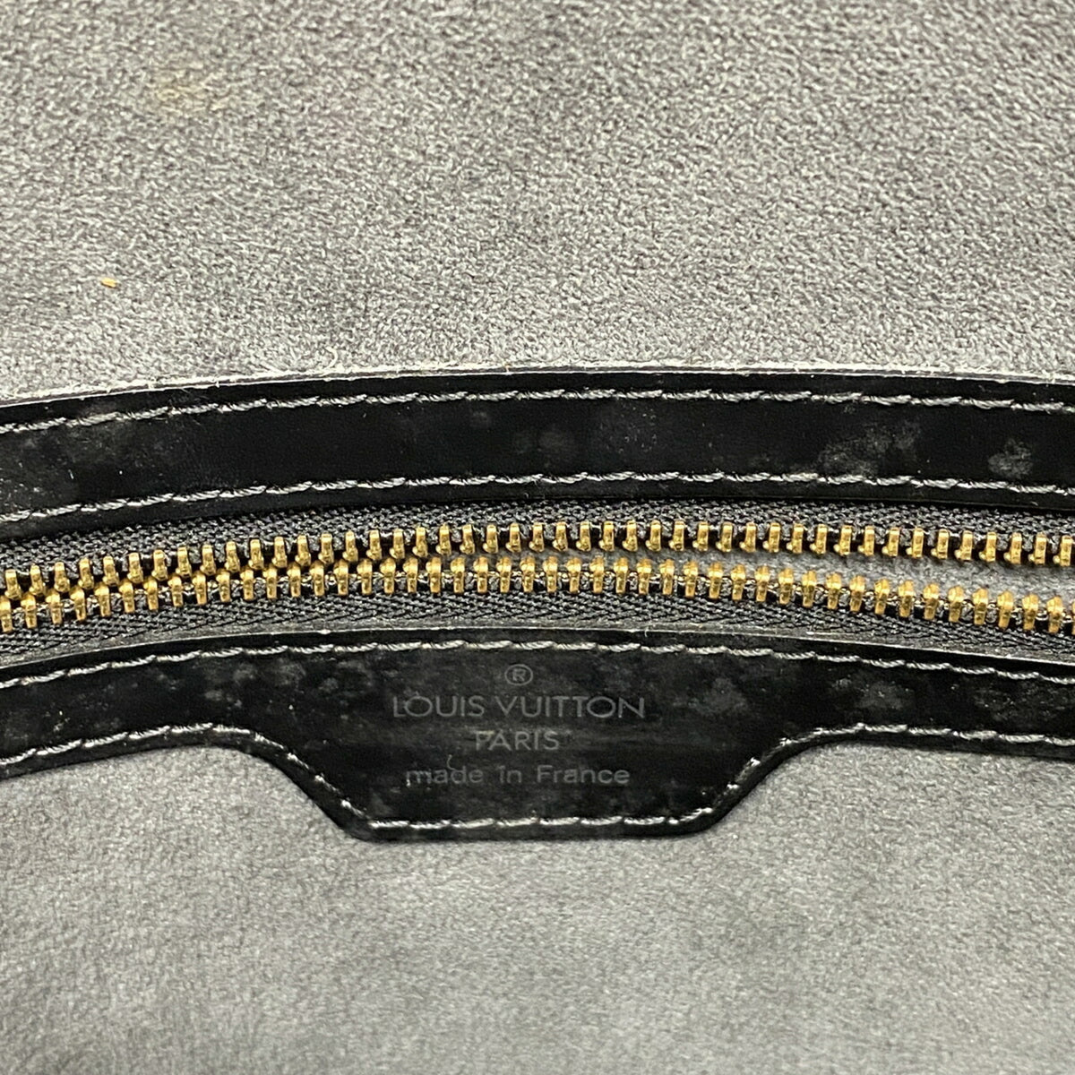Louis Vuitton Noir Shoulder Bag (Pre-Owned)