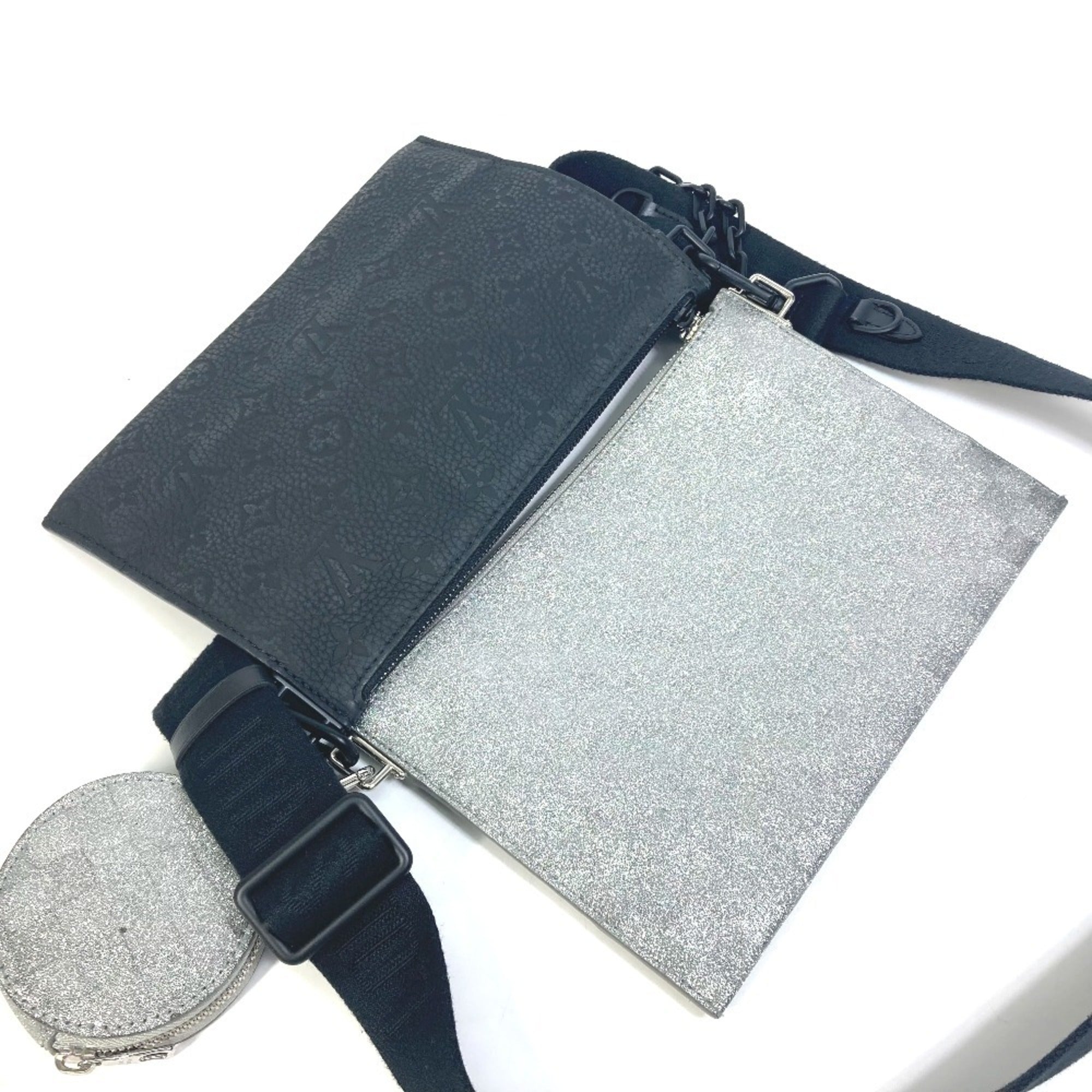 Louis Vuitton Black Silver Leather Shoulder Bag (Pre-Owned)