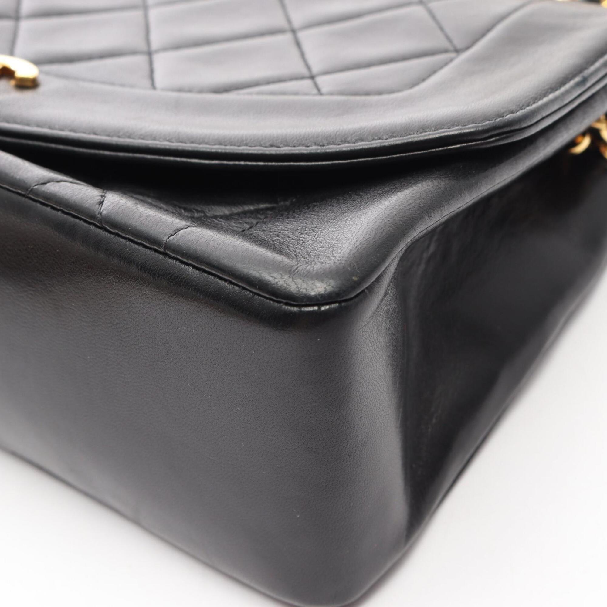 Chanel Black Leather Handbag Shoulder Bag (Pre-Owned)