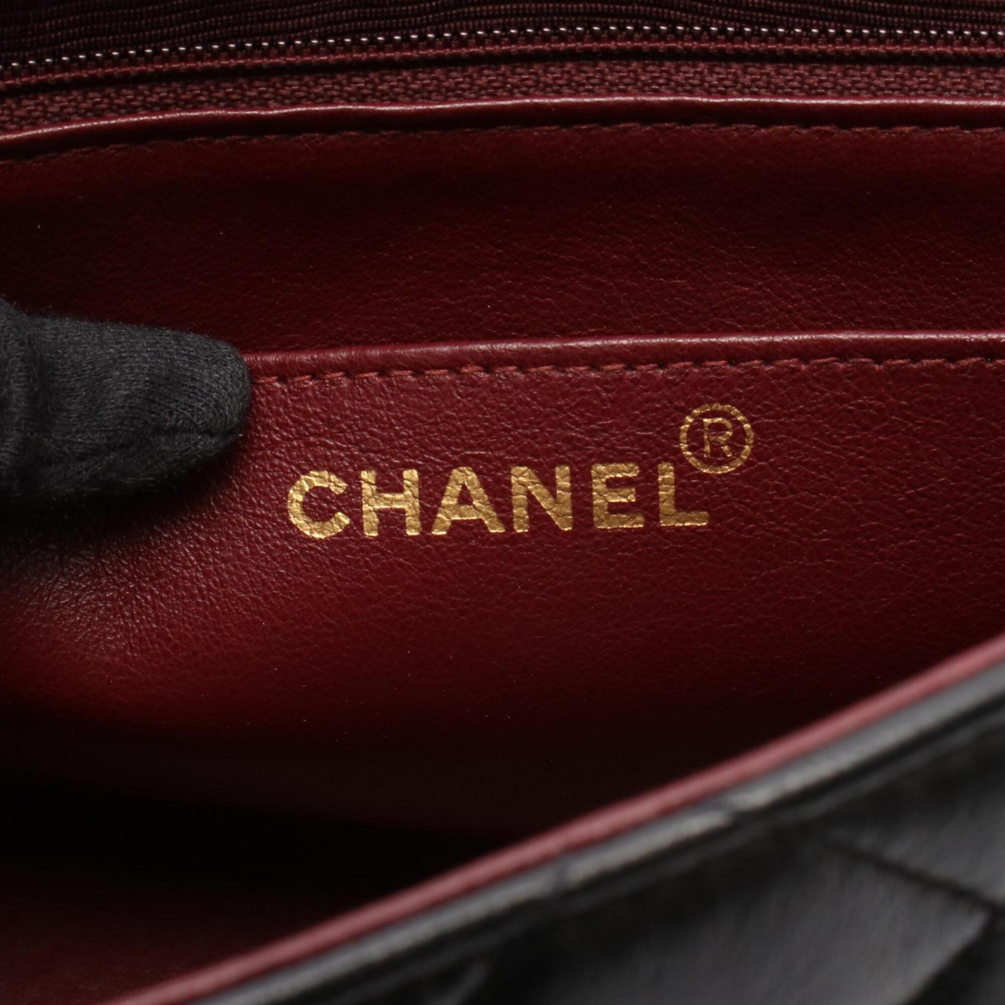 Chanel Black Leather Handbag Shoulder Bag (Pre-Owned)