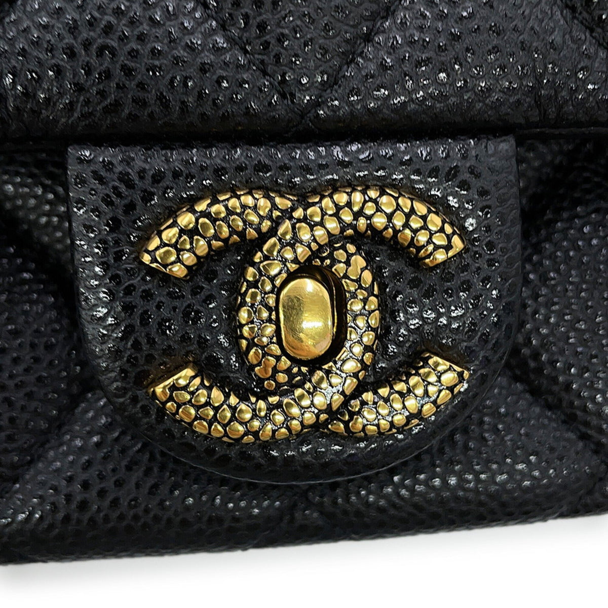 Chanel Matelasse Black Grained Calfskin Handbag Shoulder Bag (Pre-Owned)