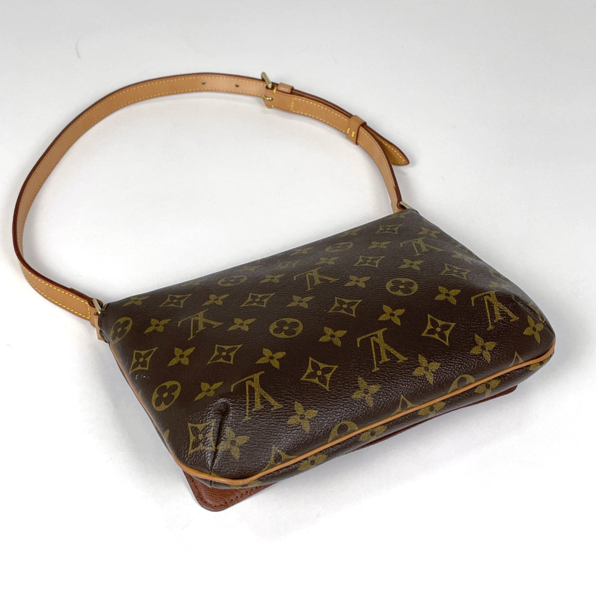 Louis Vuitton Monogram Brown Monogram Shoulder Bag (Pre-Owned)