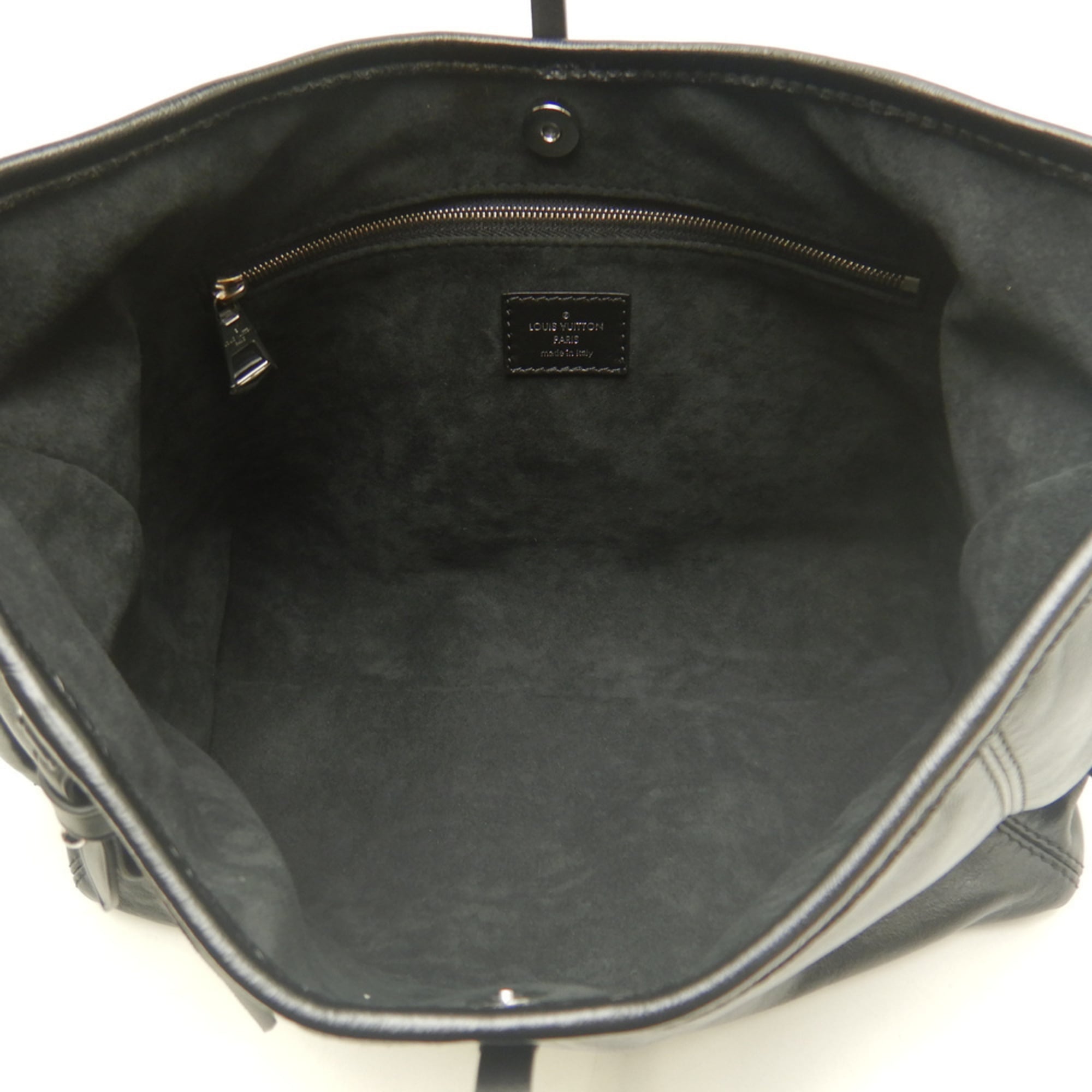 Louis Vuitton Noir Leather Shoulder Bag (Pre-Owned)