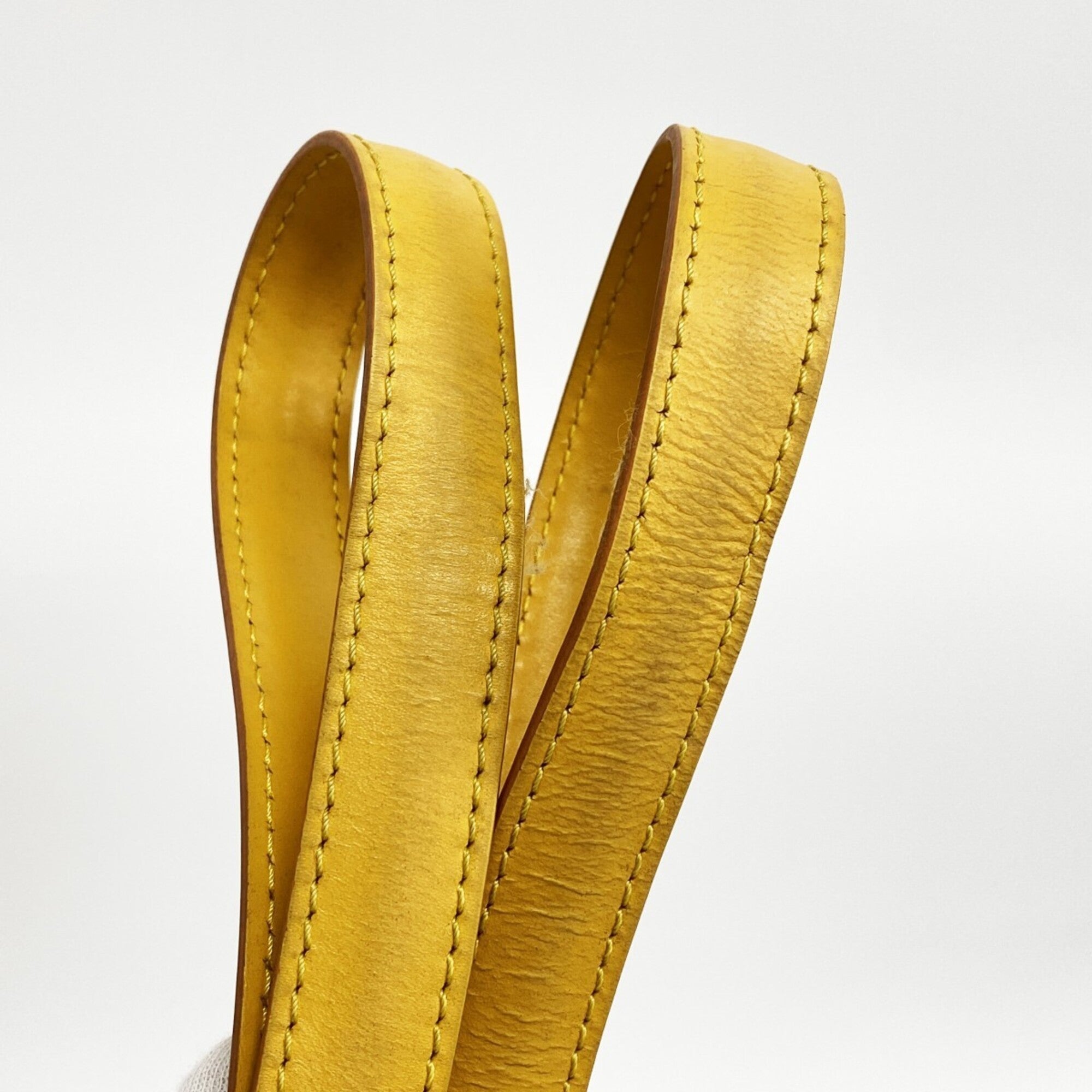 Louis Vuitton Jaune Shoulder Bag (Pre-Owned)