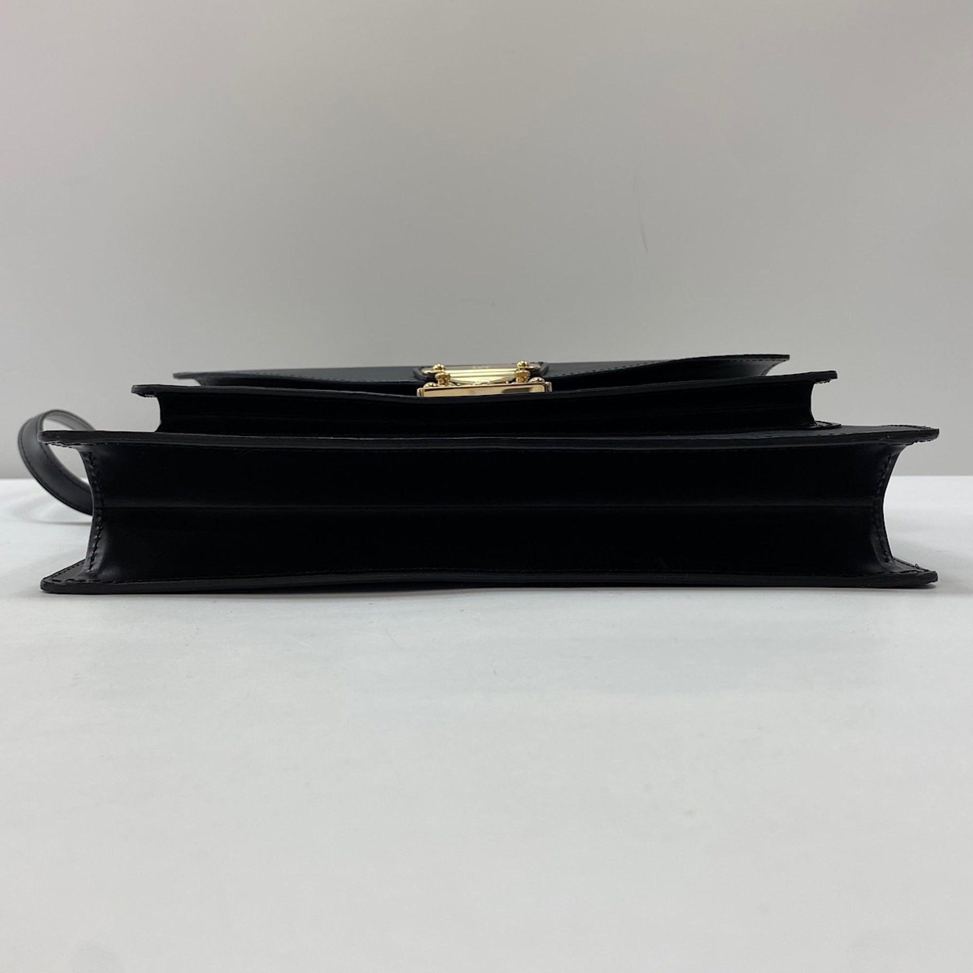 Louis Vuitton Black Handbag (Pre-Owned)