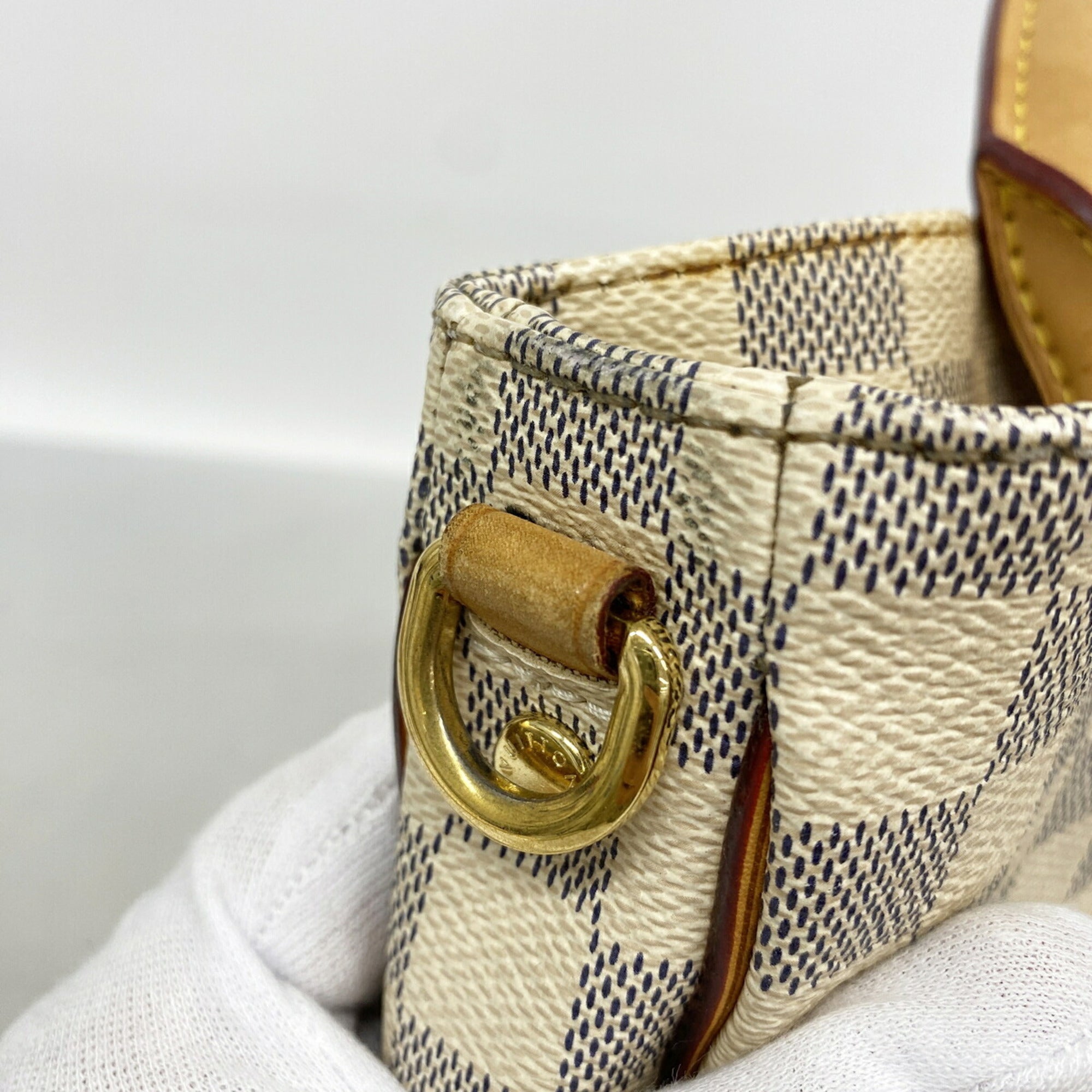 Louis Vuitton White Tote Bag (Pre-Owned)