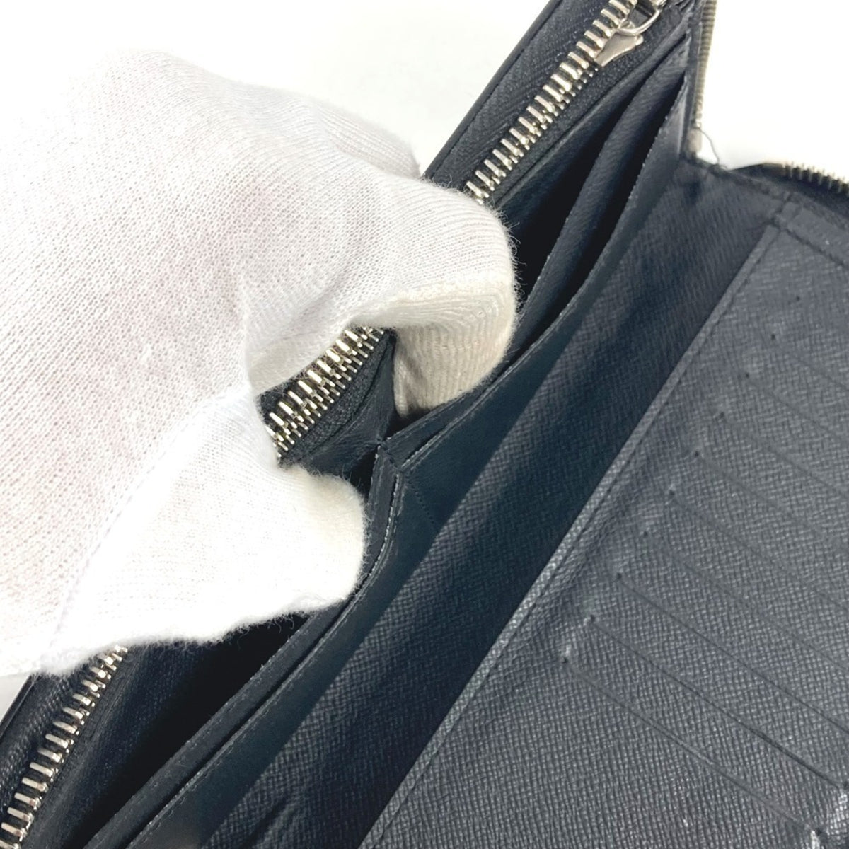 Louis Vuitton Epi Black Noir Epi Leather Long Wallet (Bi-Fold) (Pre-Owned)