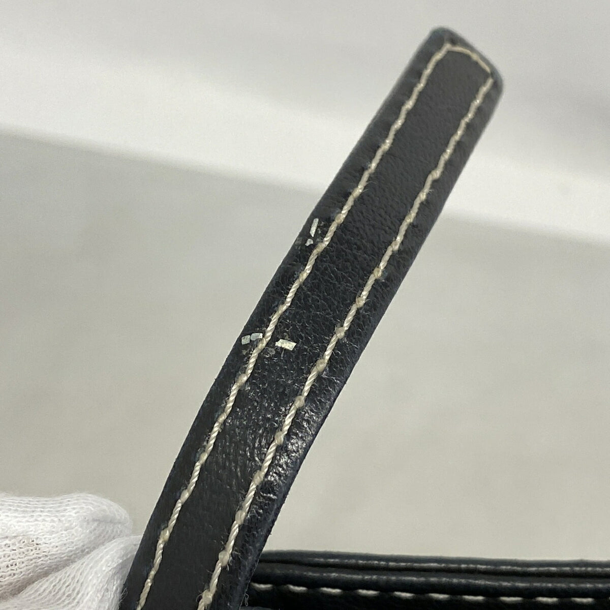 Chanel Black Leather Shoulder Bag (Pre-Owned)
