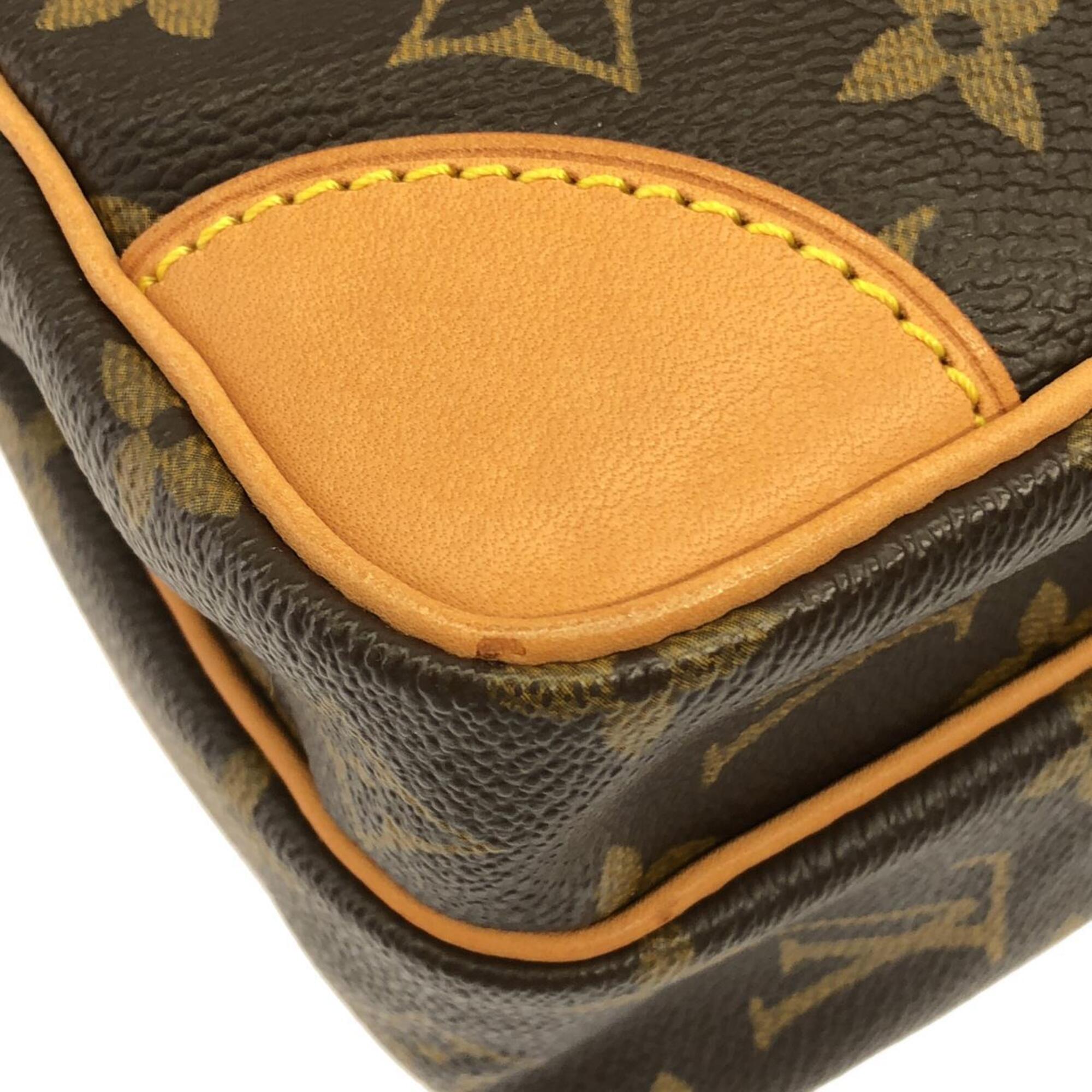 Louis Vuitton Brown Coated Canvas Shoulder Bag (Pre-Owned)
