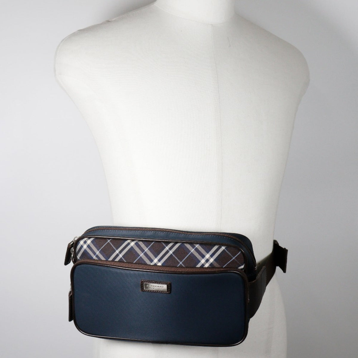 Burberry Black Label Black Nylon Sling Bag (Pre-Owned)
