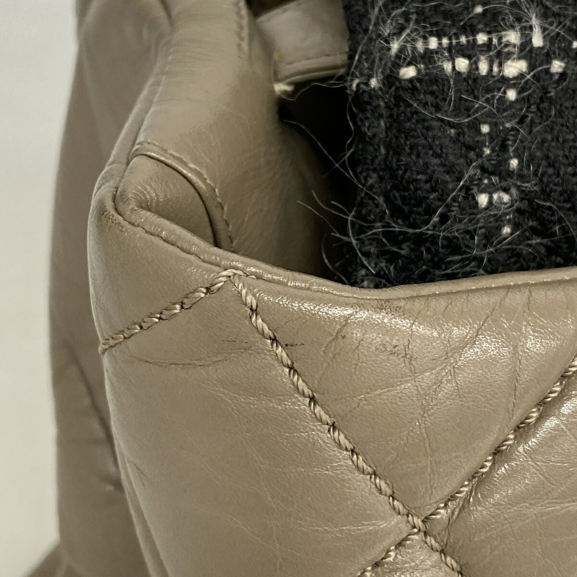 Chanel Brown Leather Tweed Handbag (Pre-Owned)