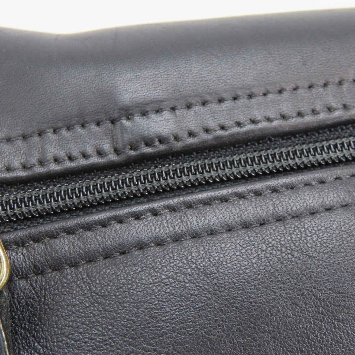 Coach Black Leather Shoulder Bag (Pre-Owned)