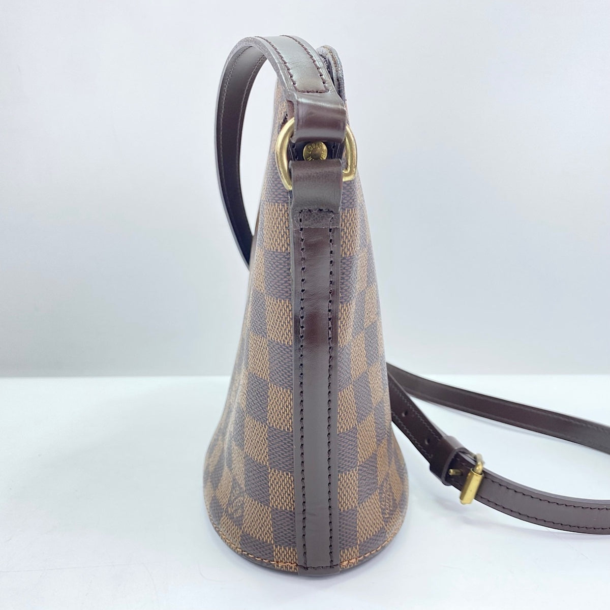 Louis Vuitton Brown Shoulder Bag (Pre-Owned)