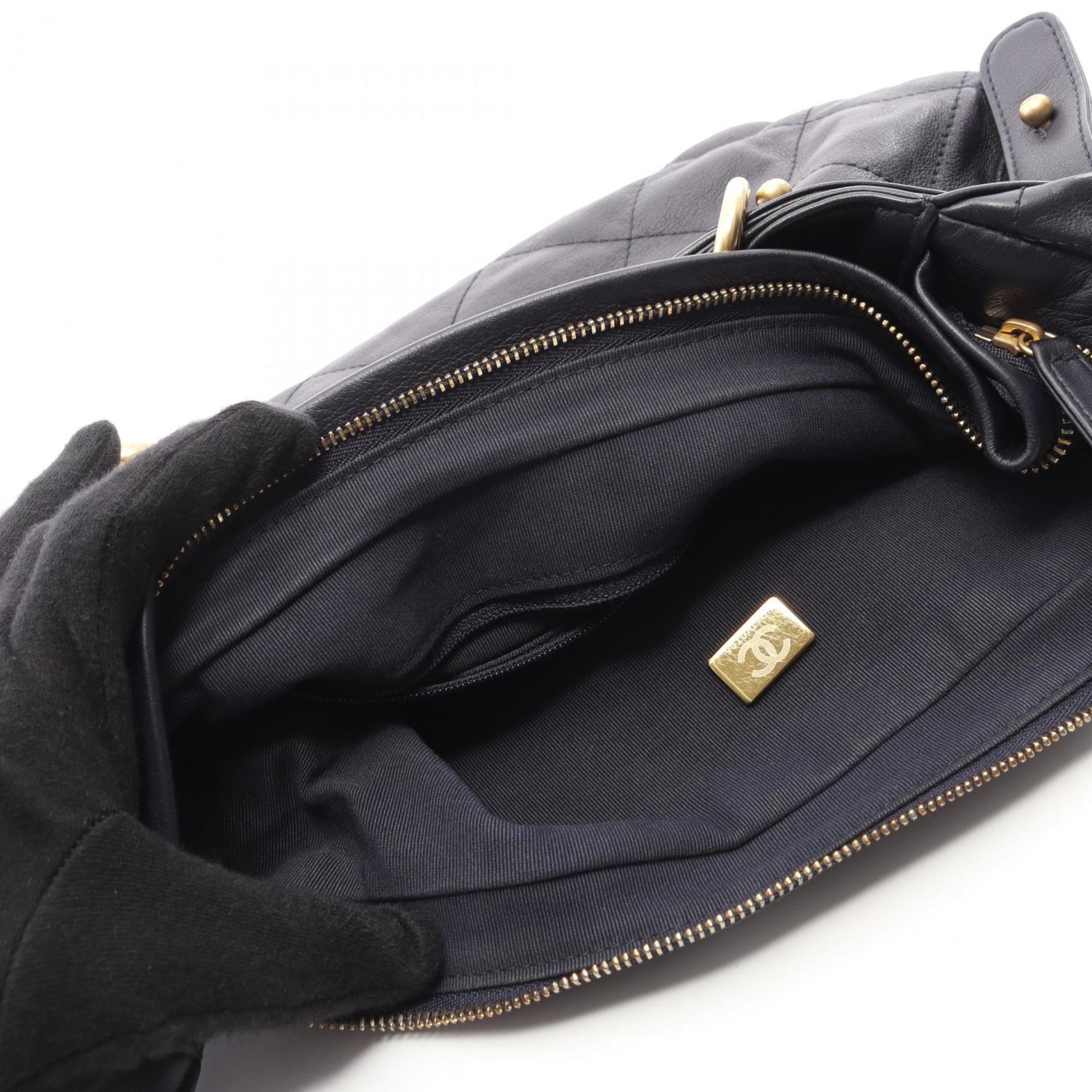Chanel Navy Leather Handbag Shoulder Bag (Pre-Owned)