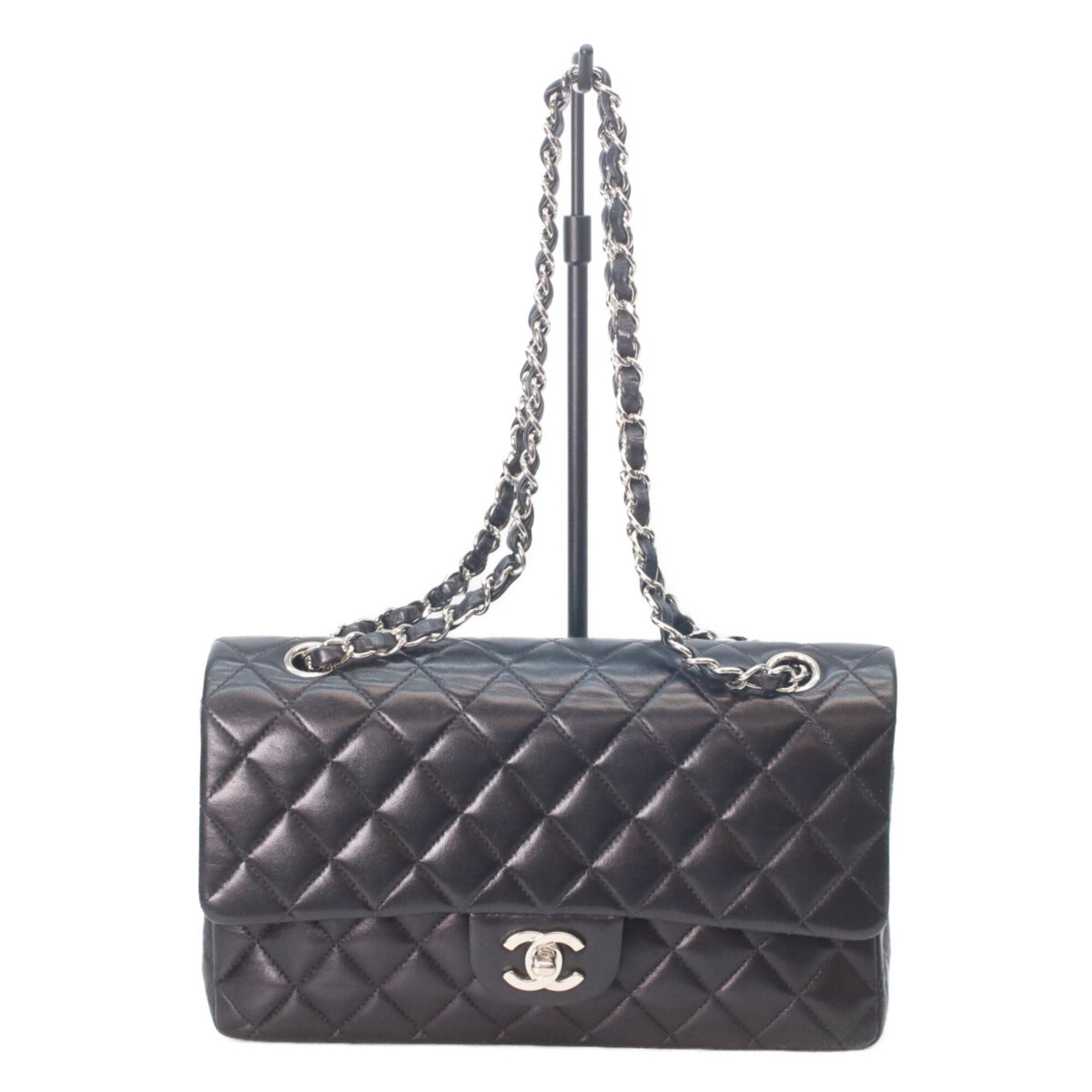 Chanel Black Leather Shoulder Bag (Pre-Owned)