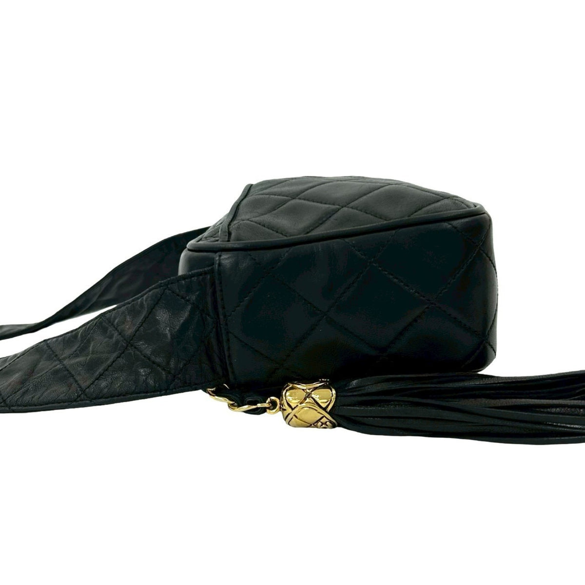 Chanel Black Leather Shoulder Bag (Pre-Owned)