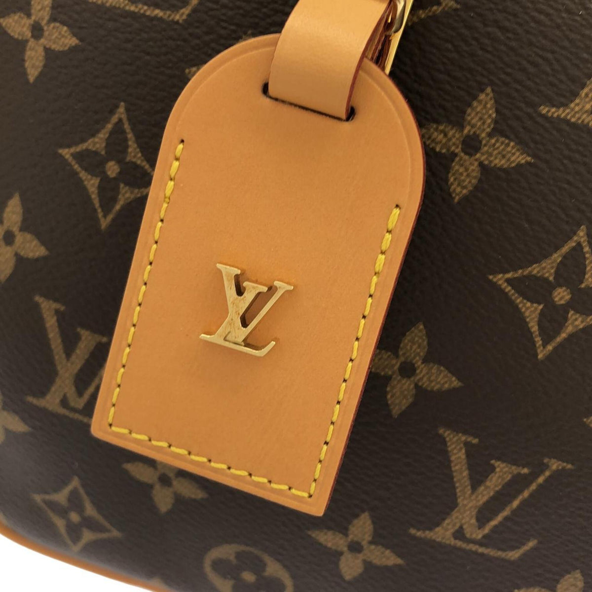 Louis Vuitton Marron Coated Canvas Shoulder Bag (Pre-Owned)