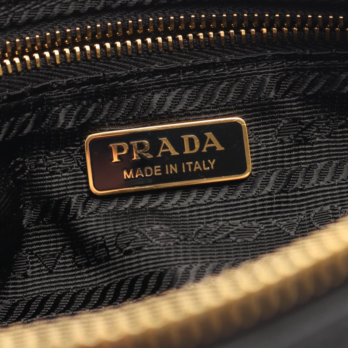 Prada Black Leather Handbag Shoulder Bag (Pre-Owned)