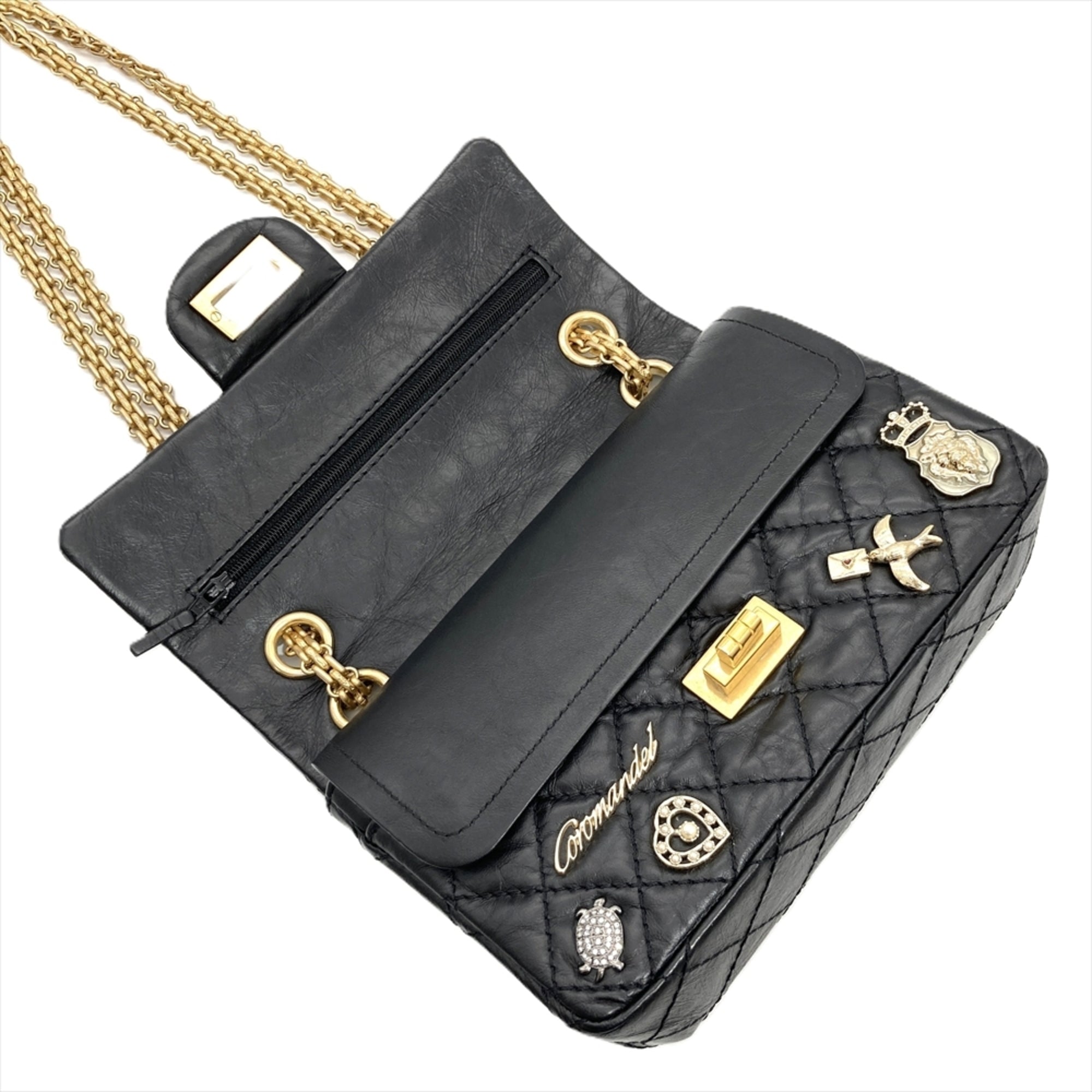 Chanel Black Shoulder Bag (Pre-Owned)