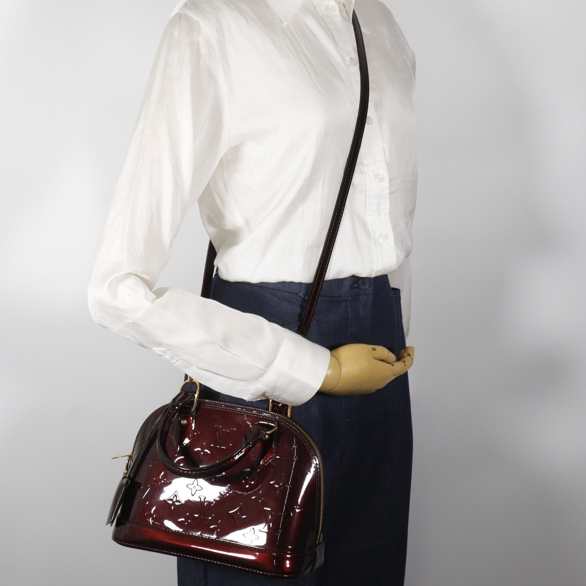 Louis Vuitton Amarante Red Color Monogram Vernis Handbag (Pre-Owned)