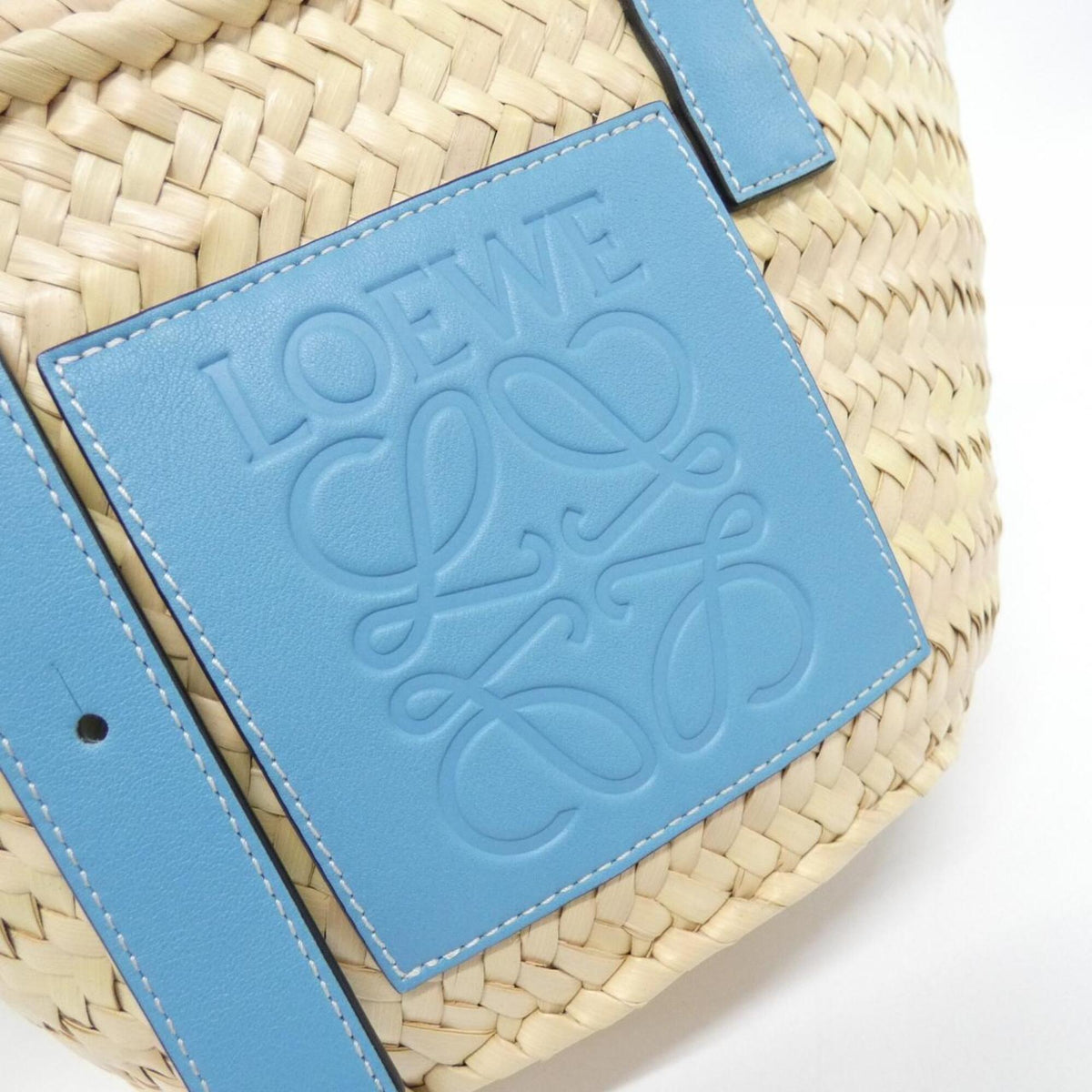 Loewe Light Blue Raffia Leather Handbag (Pre-Owned)