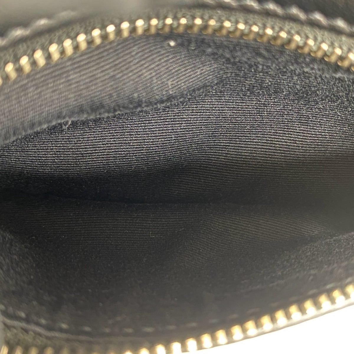 Saint Laurent Black Leather Sling Bag (Pre-Owned)