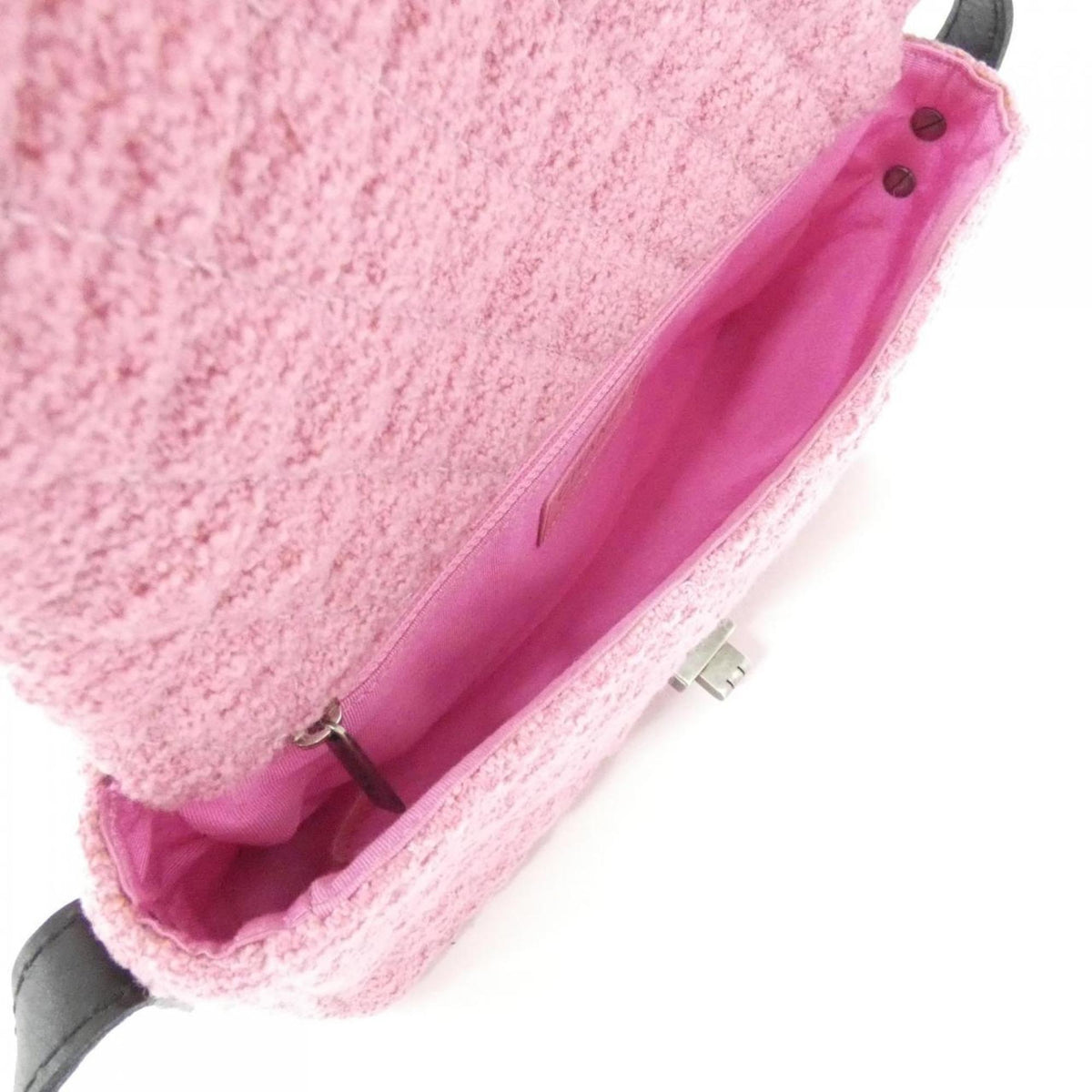 Chanel Pink Tweed Shoulder Bag (Pre-Owned)