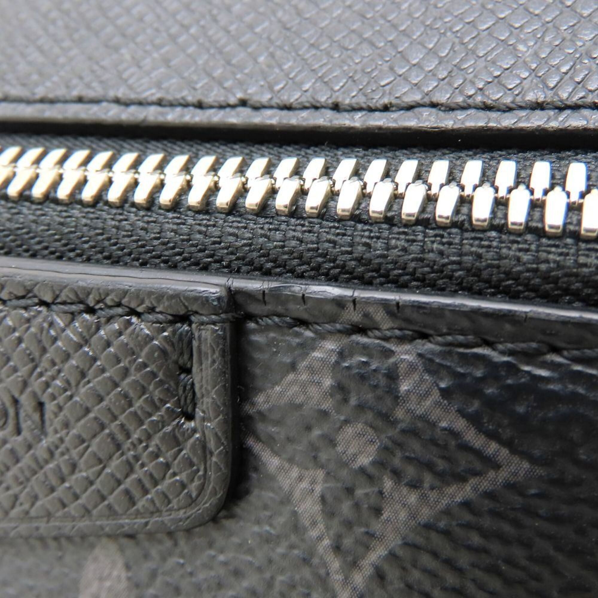 Louis Vuitton Taigarama Noir Taigarama Sling Bag (Pre-Owned)