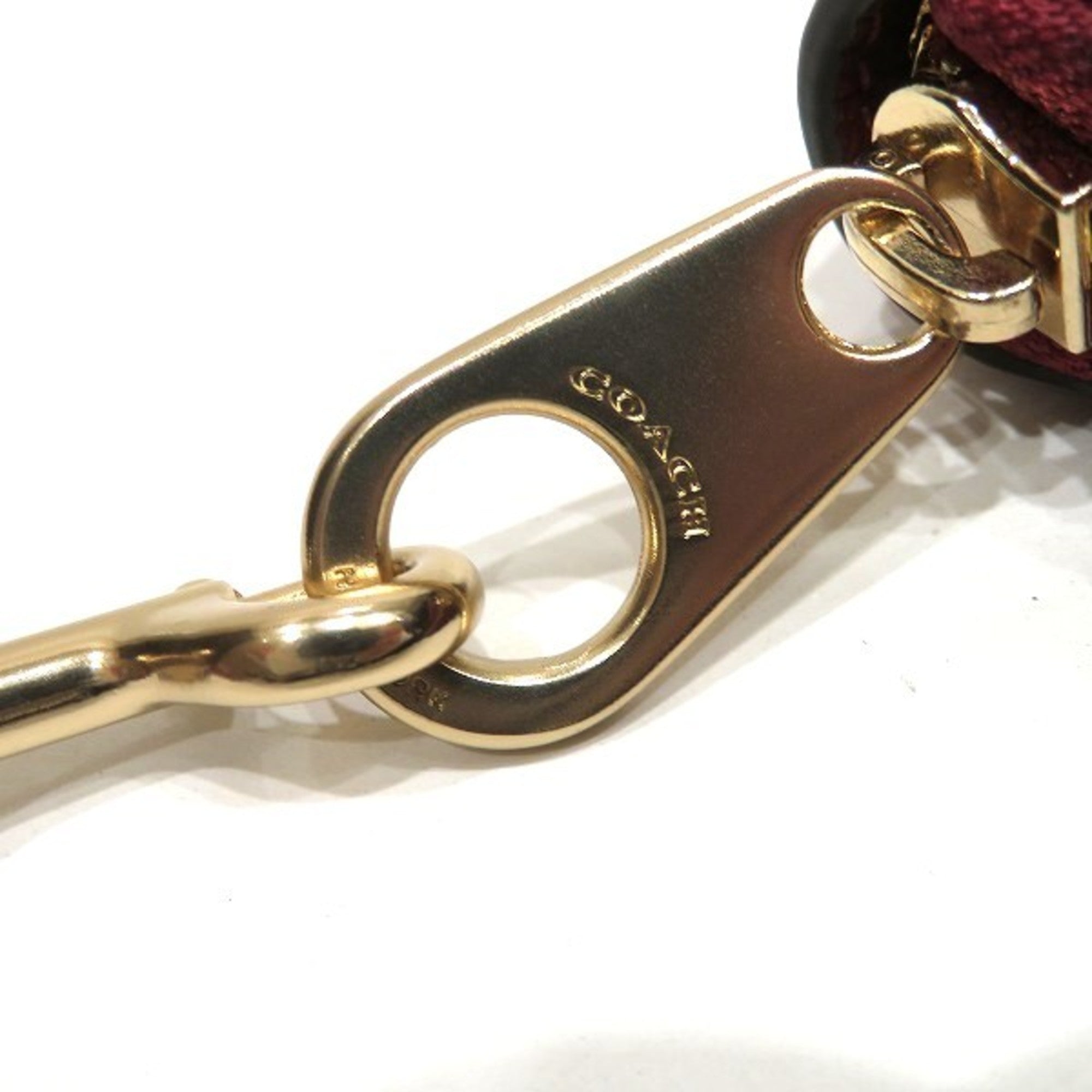 Coach Red Color Leather Long Wallet (Bi-Fold) (Pre-Owned)